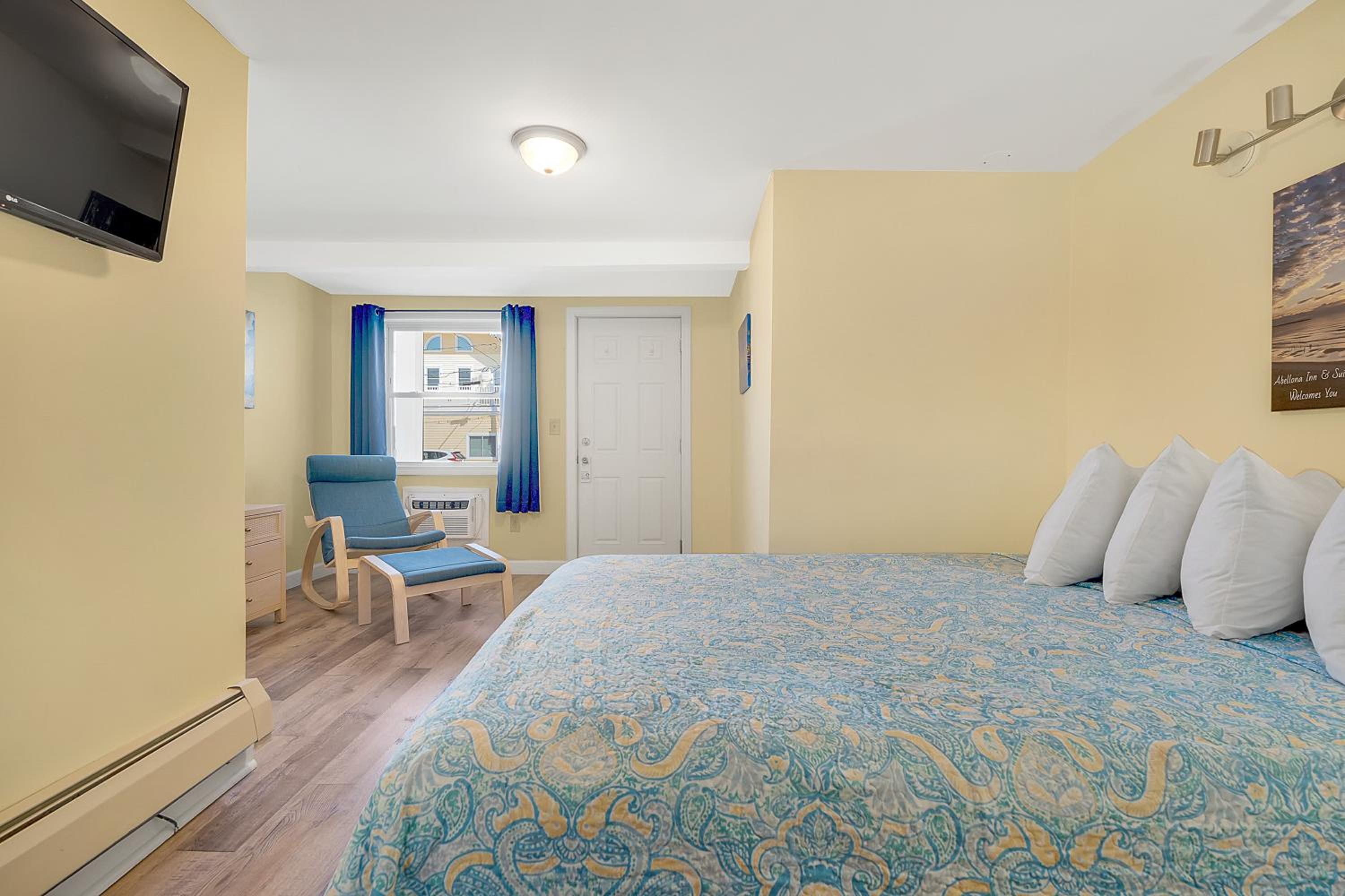 Abellona Inn & Suites