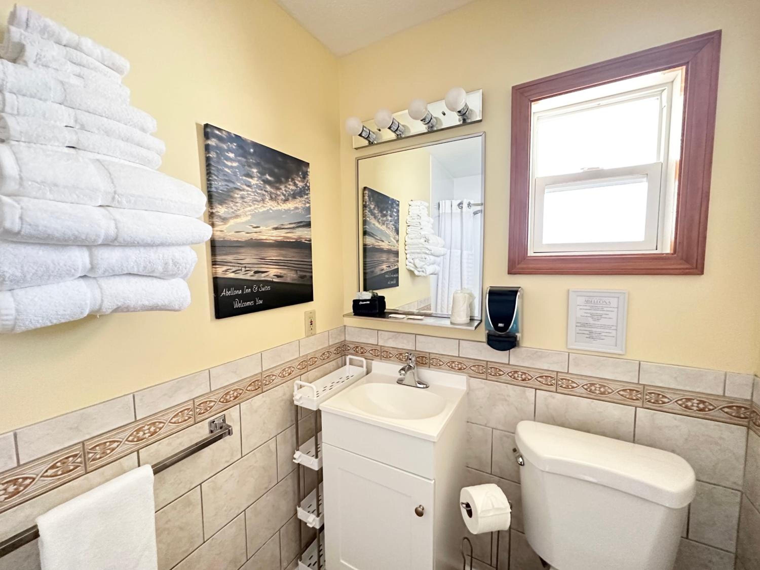 Abellona Inn & Suites