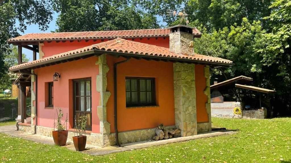 Llanes Villa con Piscina y Jardín – Las Ardillas