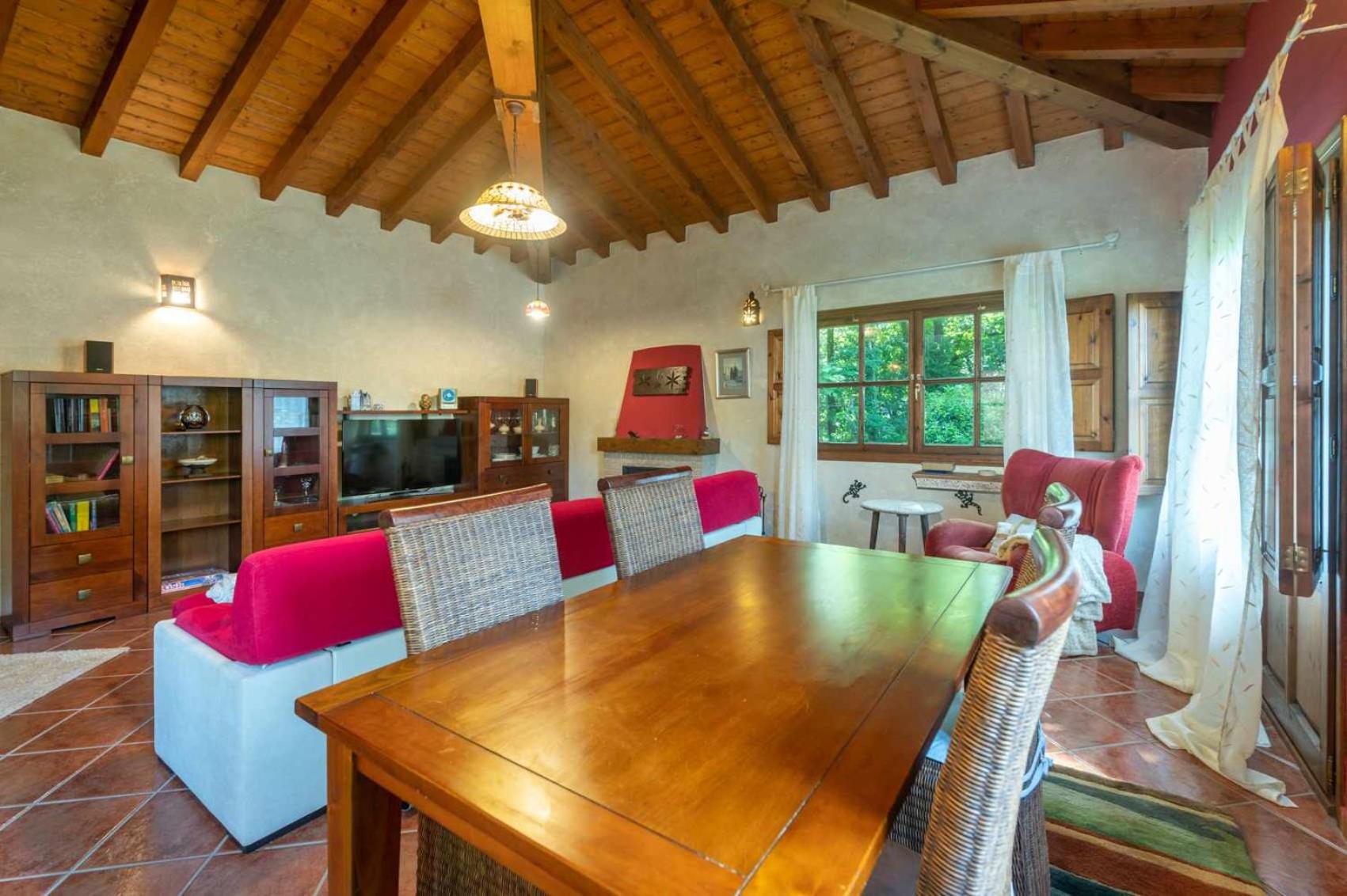 Llanes Villa con Piscina y Jardín – Las Ardillas
