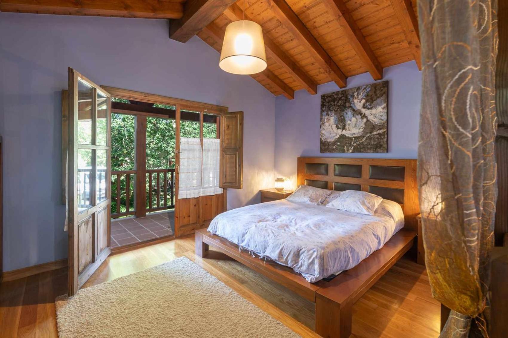 Llanes Villa con Piscina y Jardín – Las Ardillas