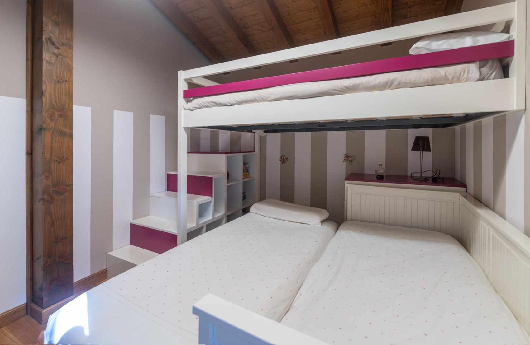 Llanes Villa con Piscina y Jardín – Las Ardillas