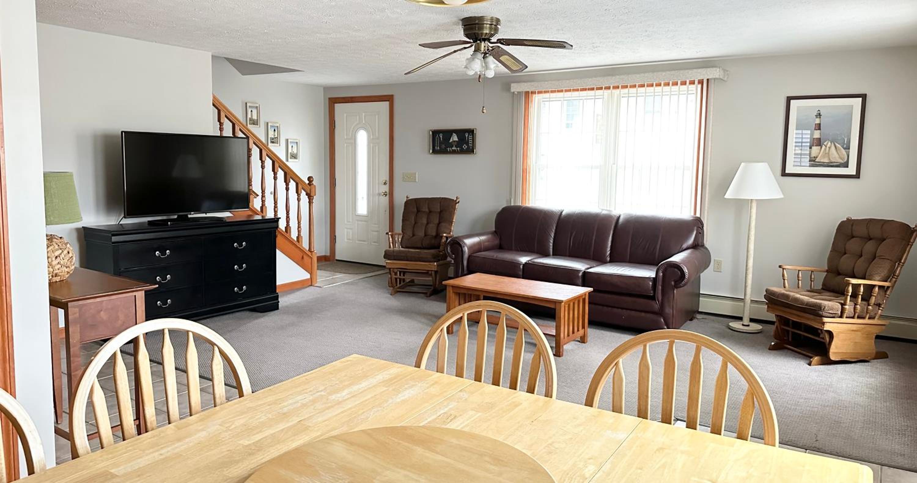 Abellona Inn & Suites