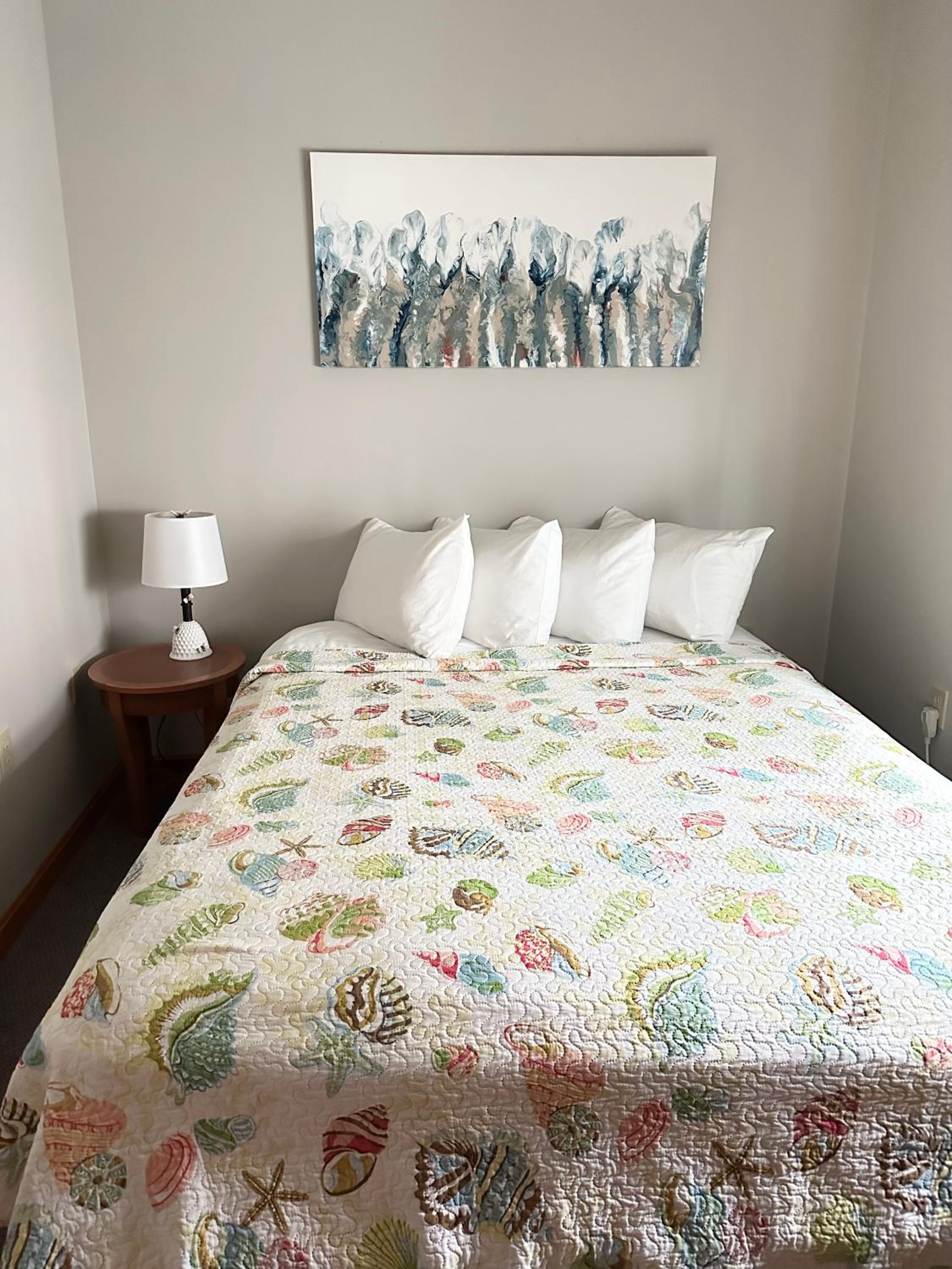 Abellona Inn & Suites