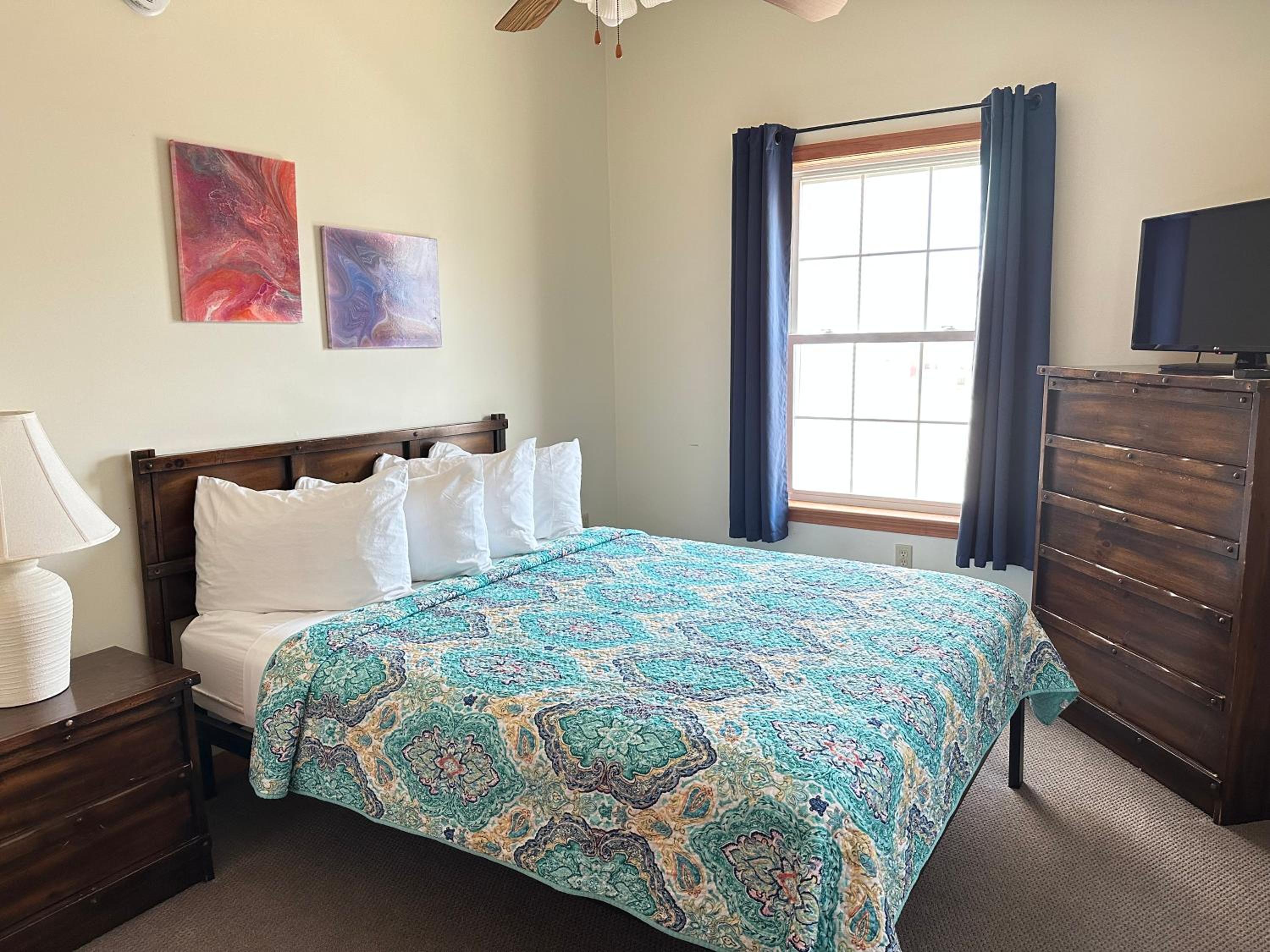 Abellona Inn & Suites