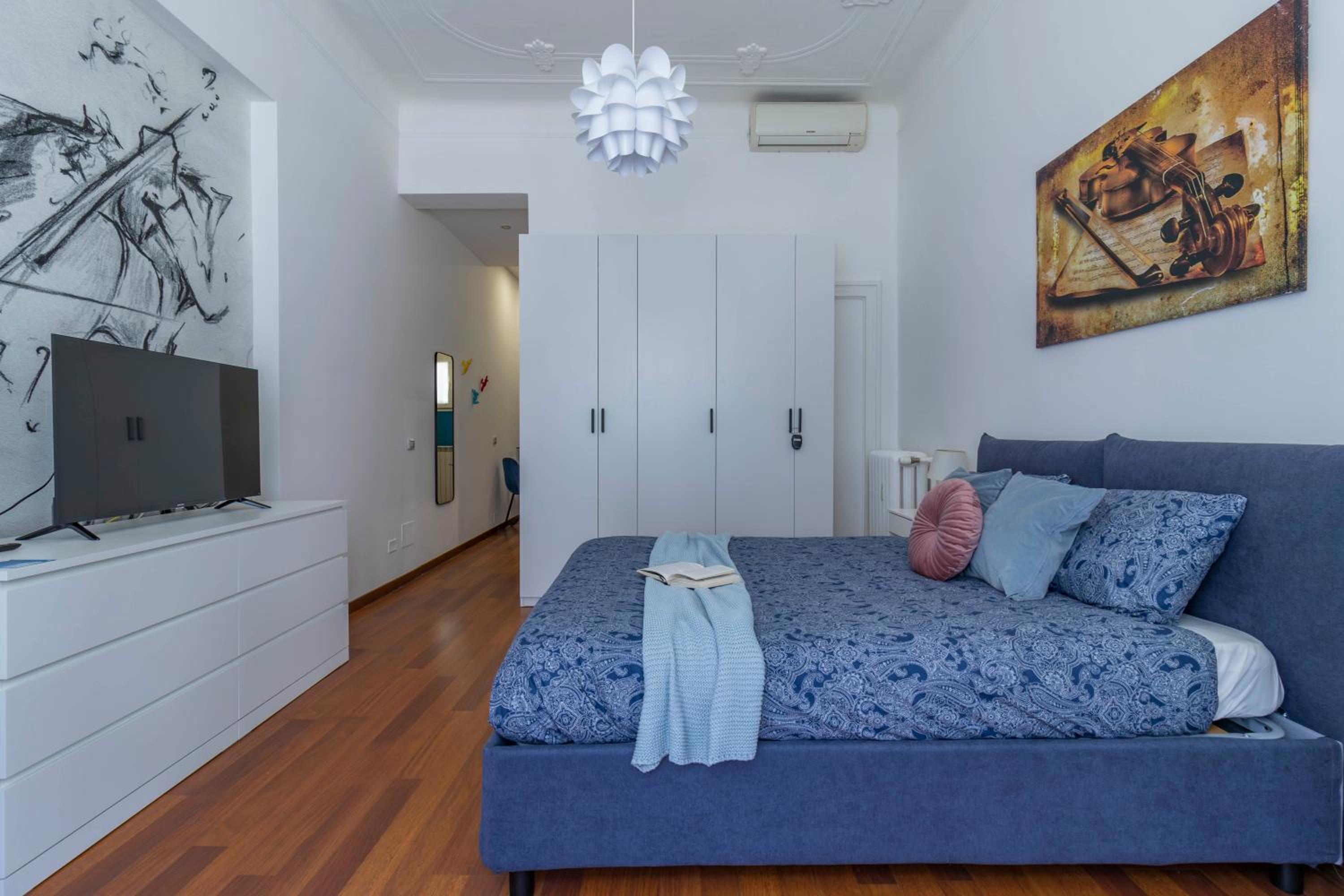 Stradivarius House - Carozzi Apartments