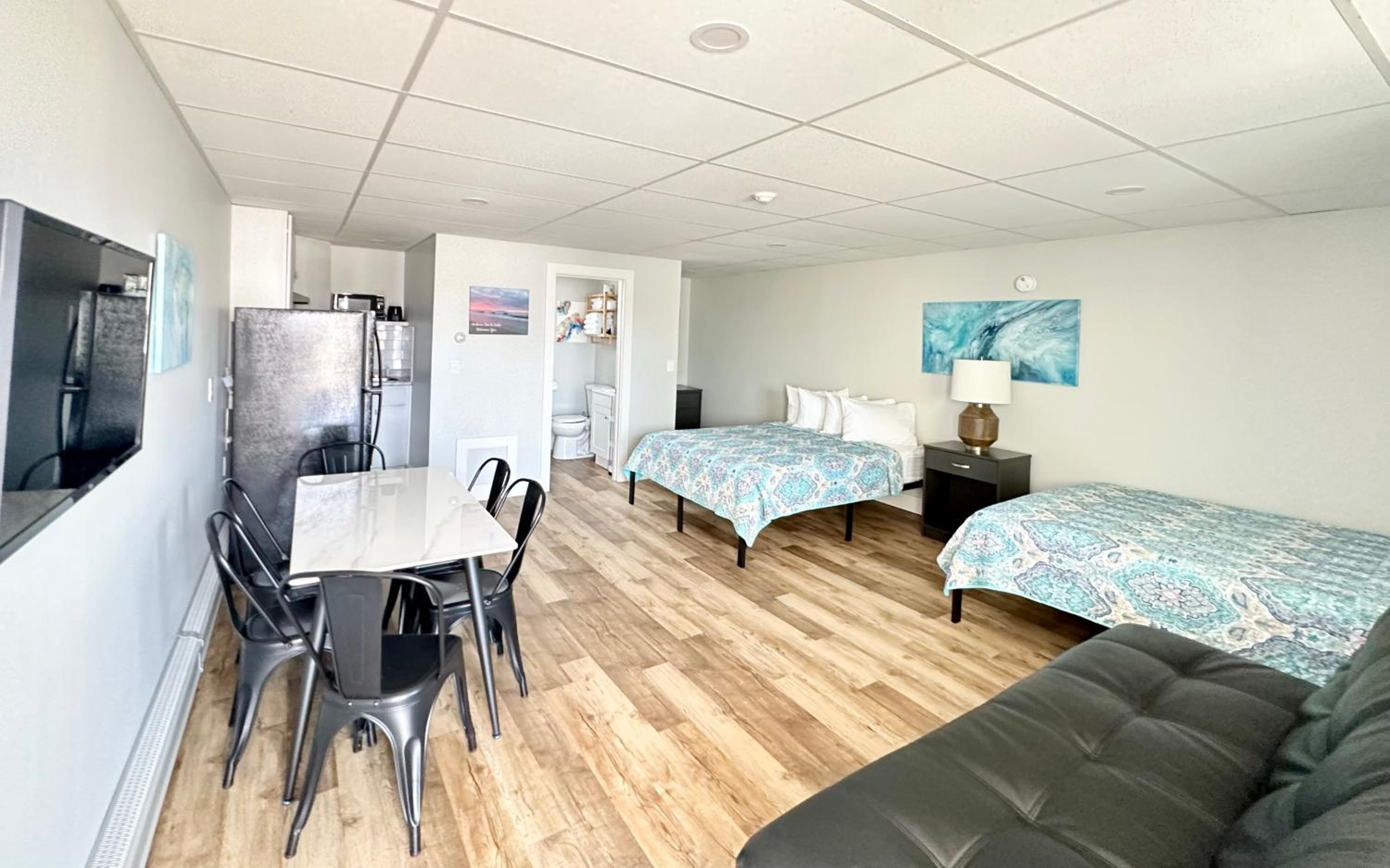 Abellona Inn & Suites