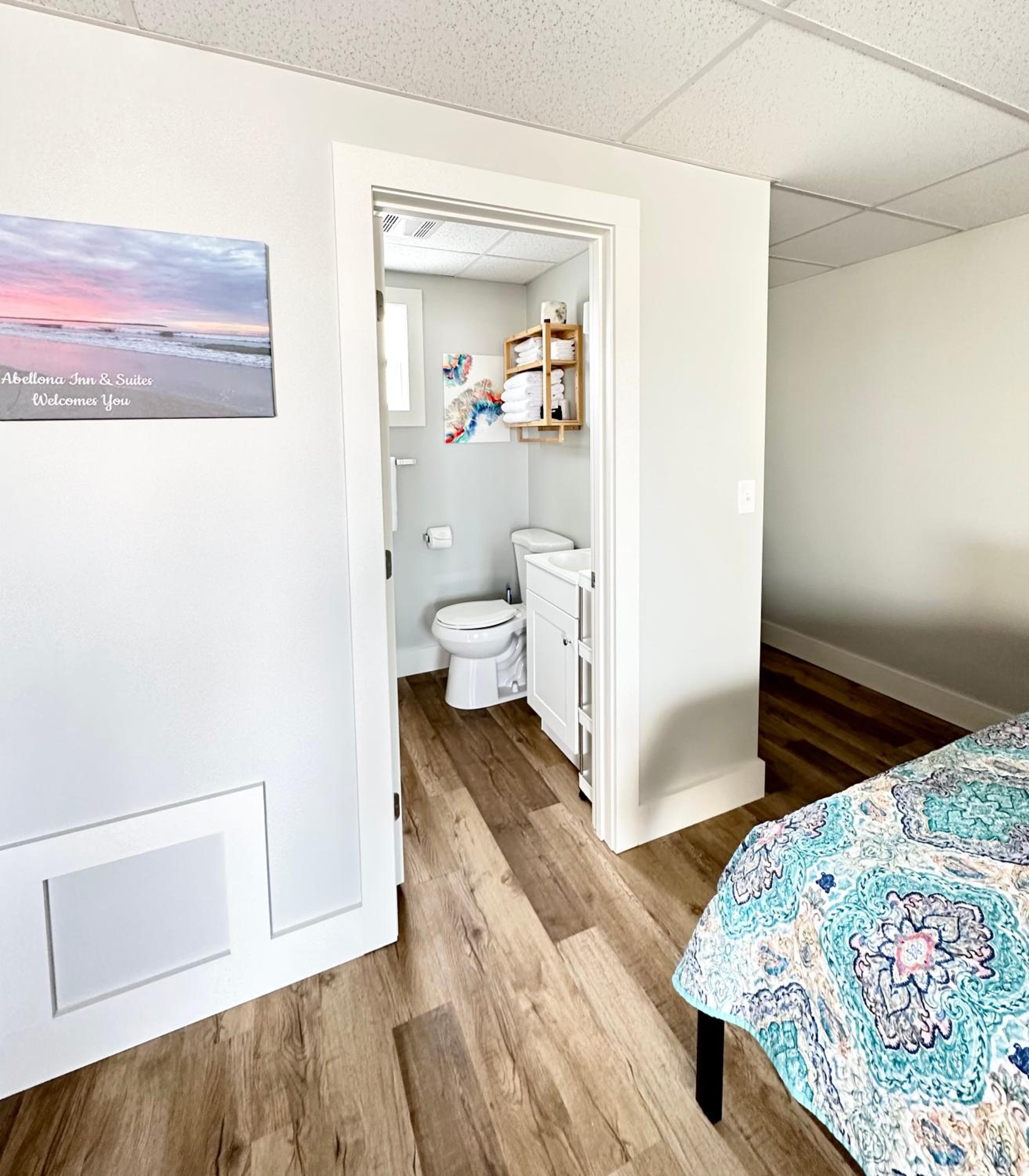 Abellona Inn & Suites