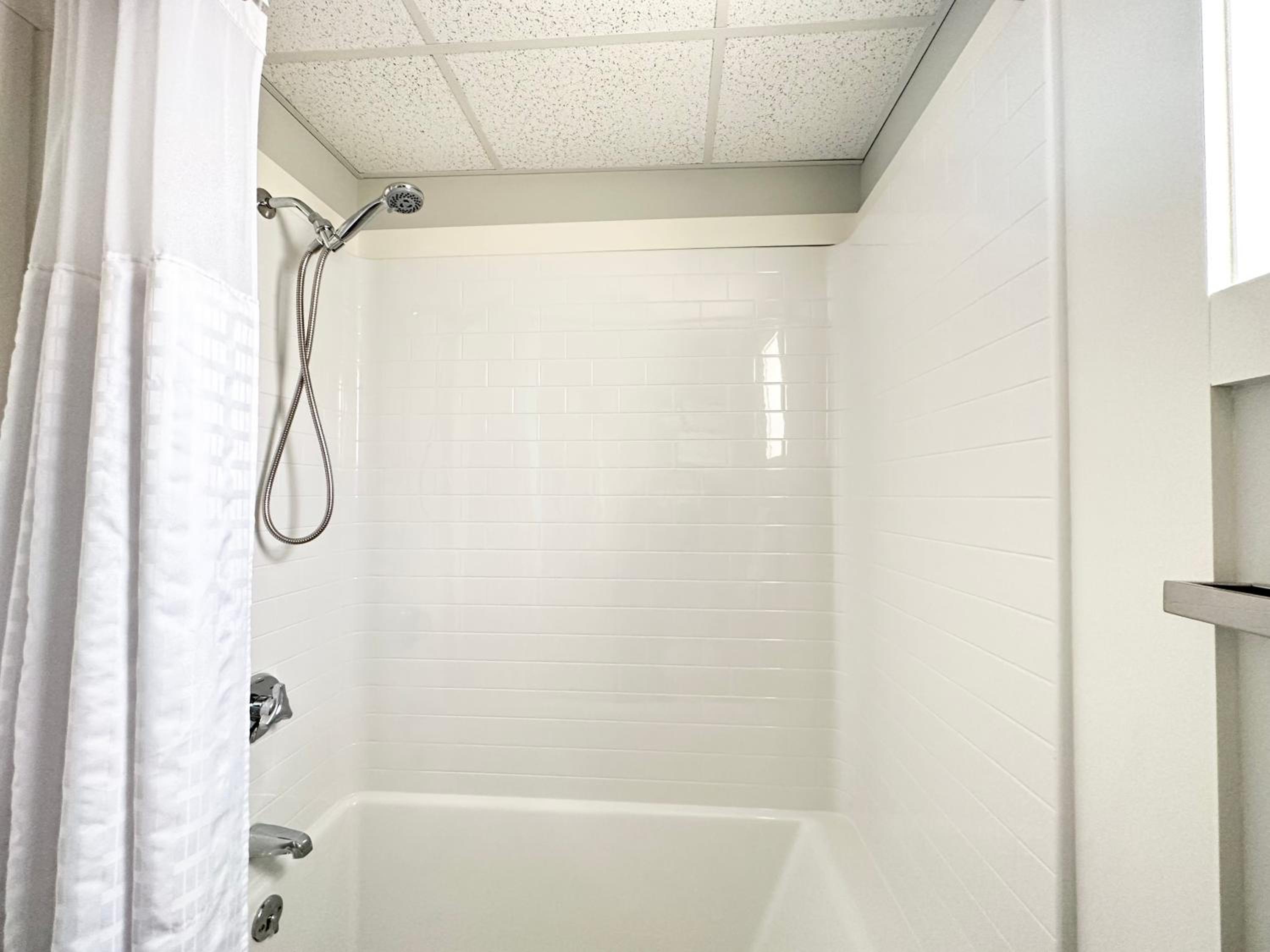 Abellona Inn & Suites