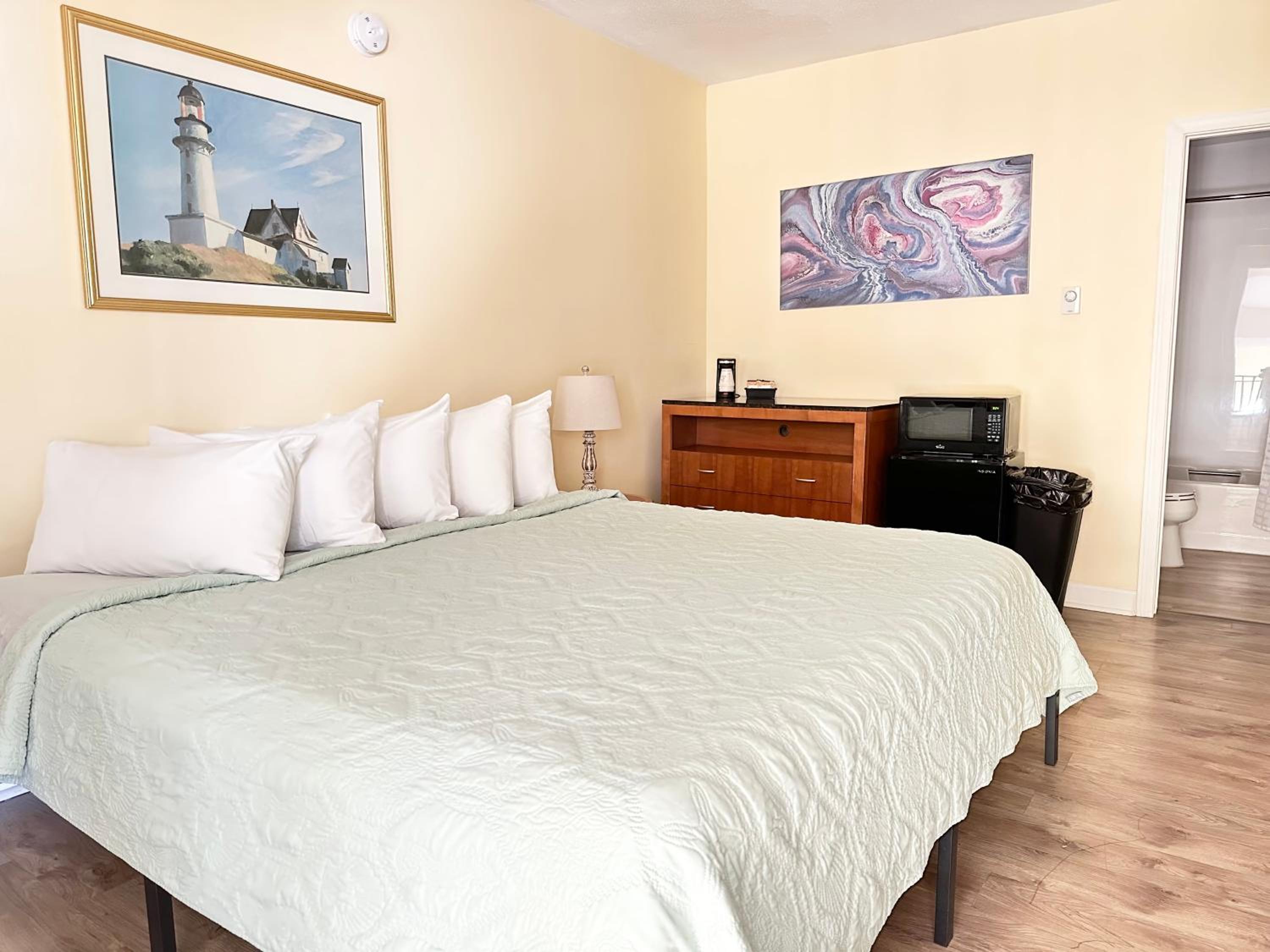 Abellona Inn & Suites