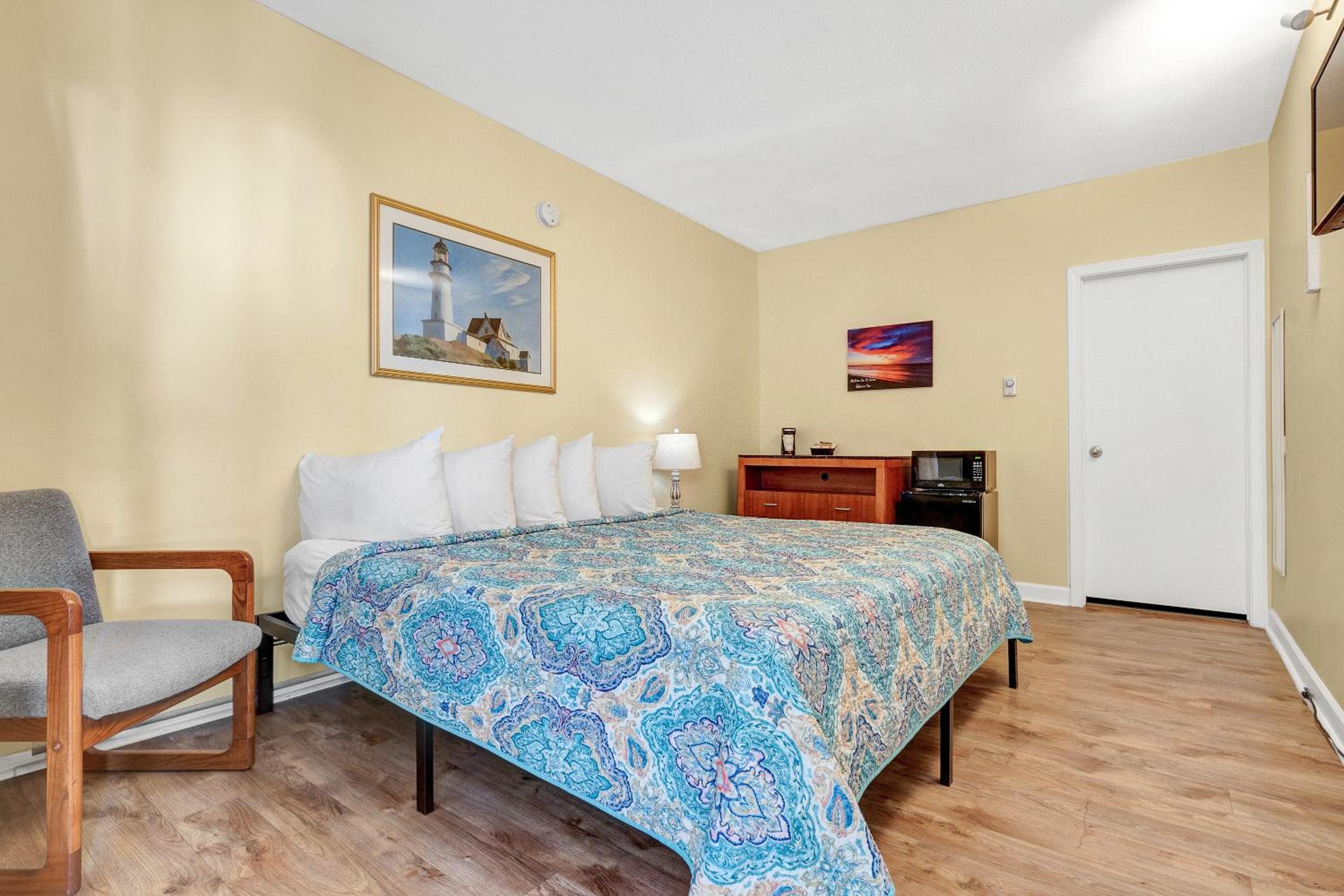 Abellona Inn & Suites