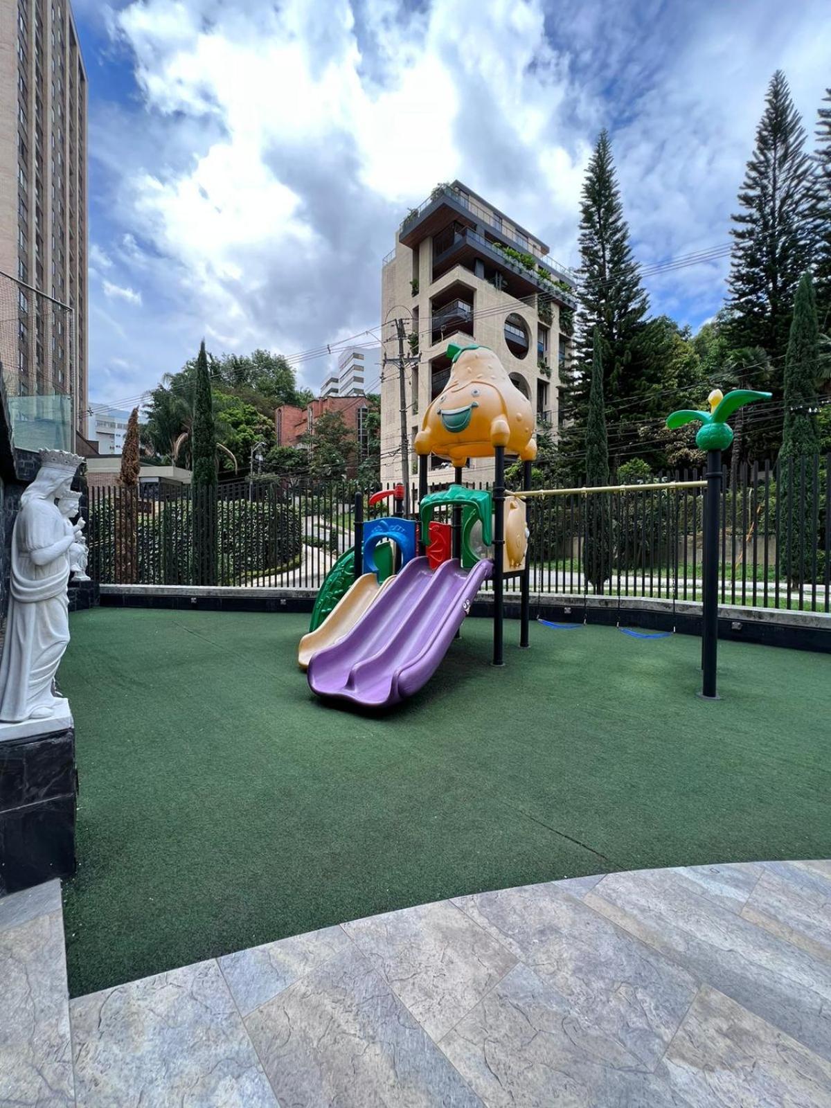 Spacious Apartments with High views from Poblado