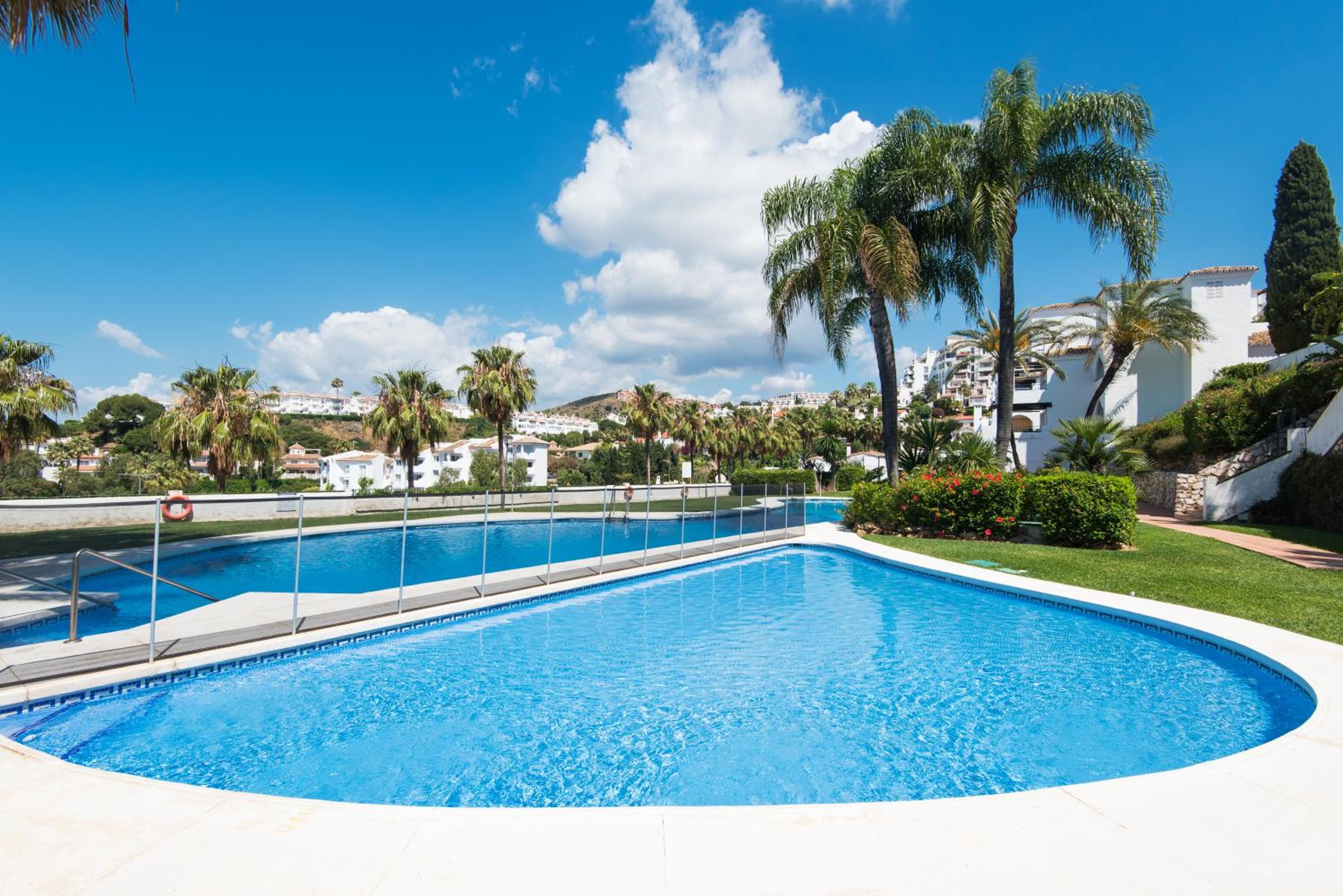 RentAndHomes Calahonda Sea View and Golf photo 2