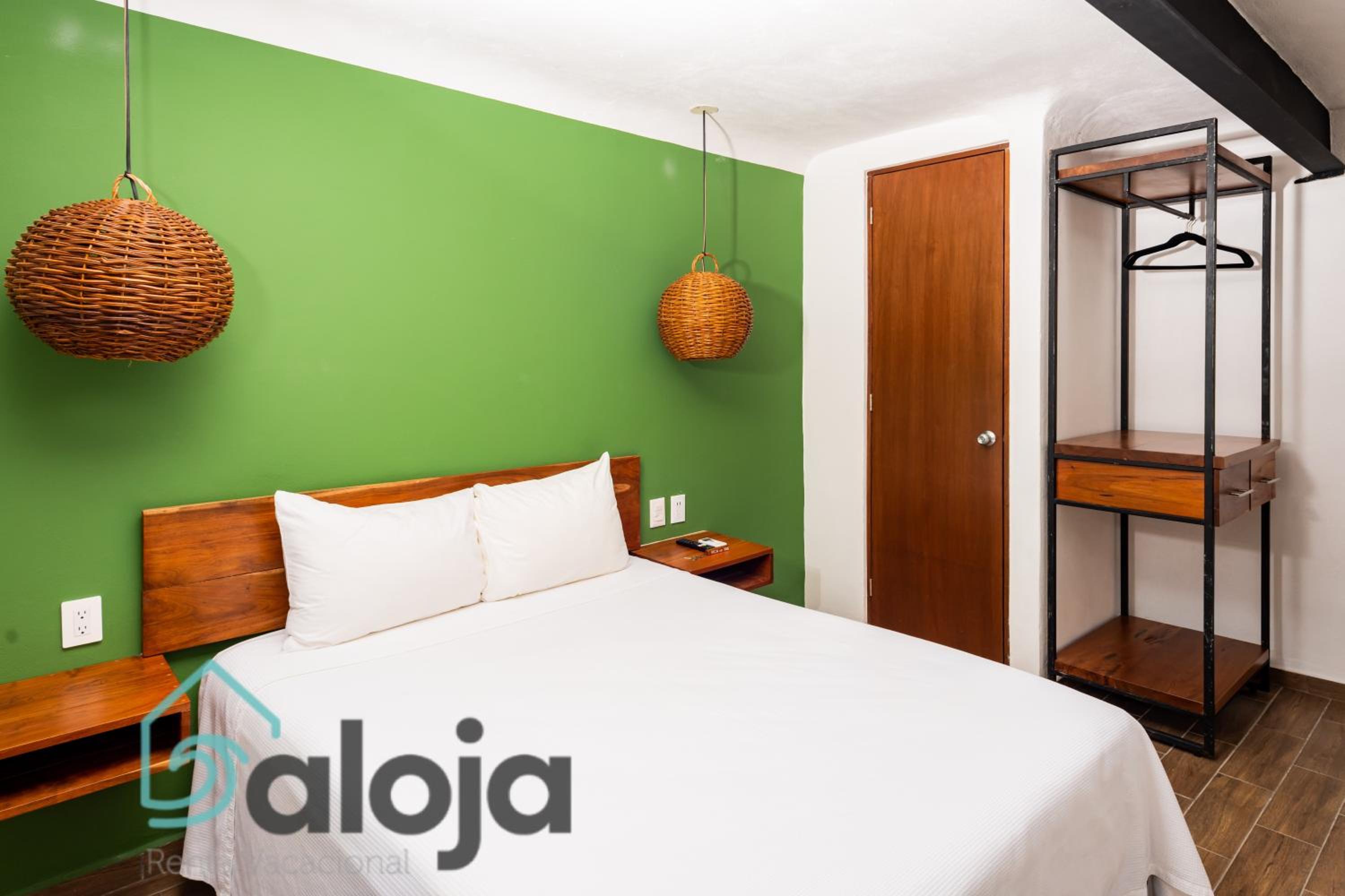 VIca Guest House Cancun - By Aloja RV — photo 52