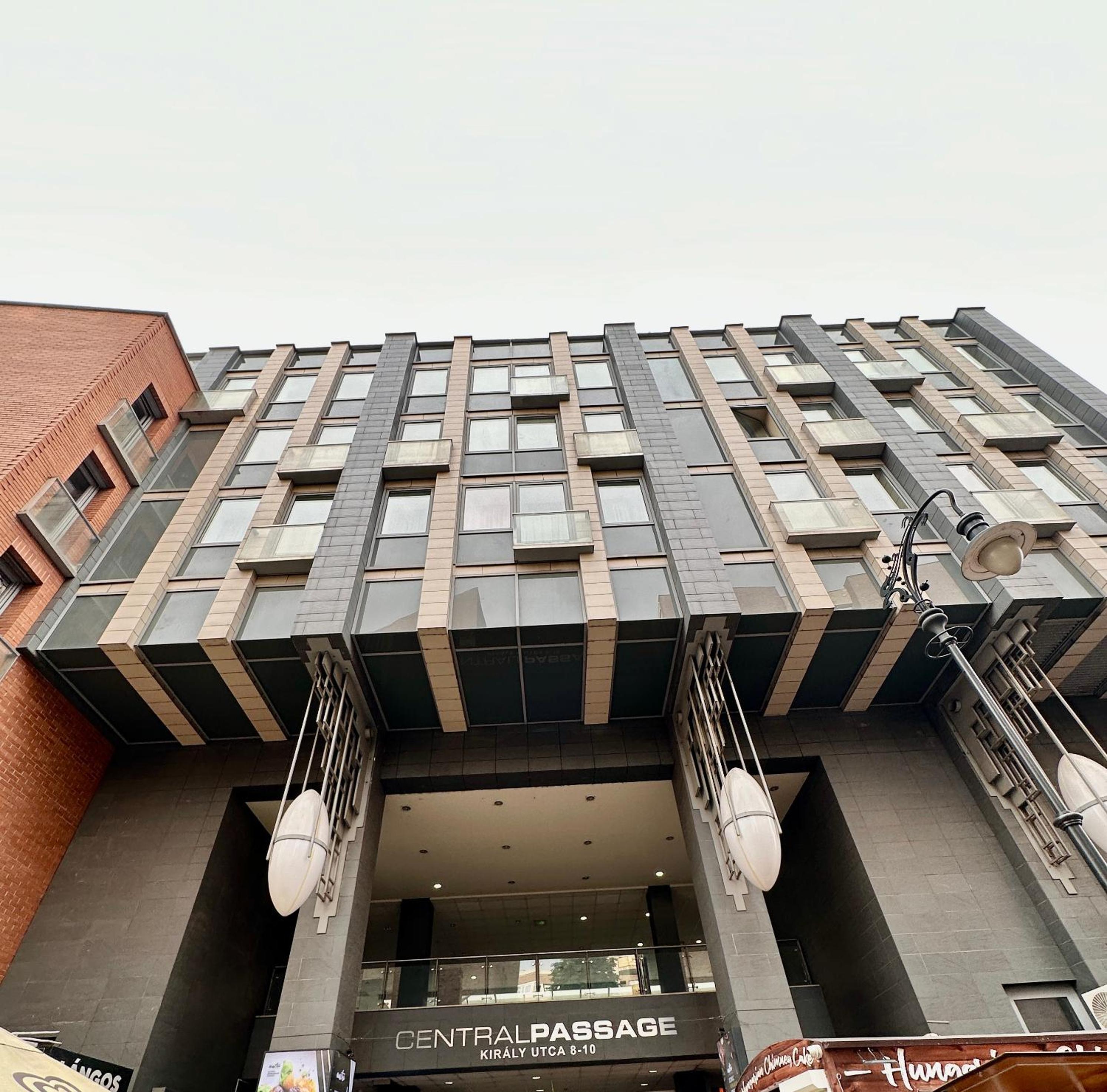 Central apartment with balcony