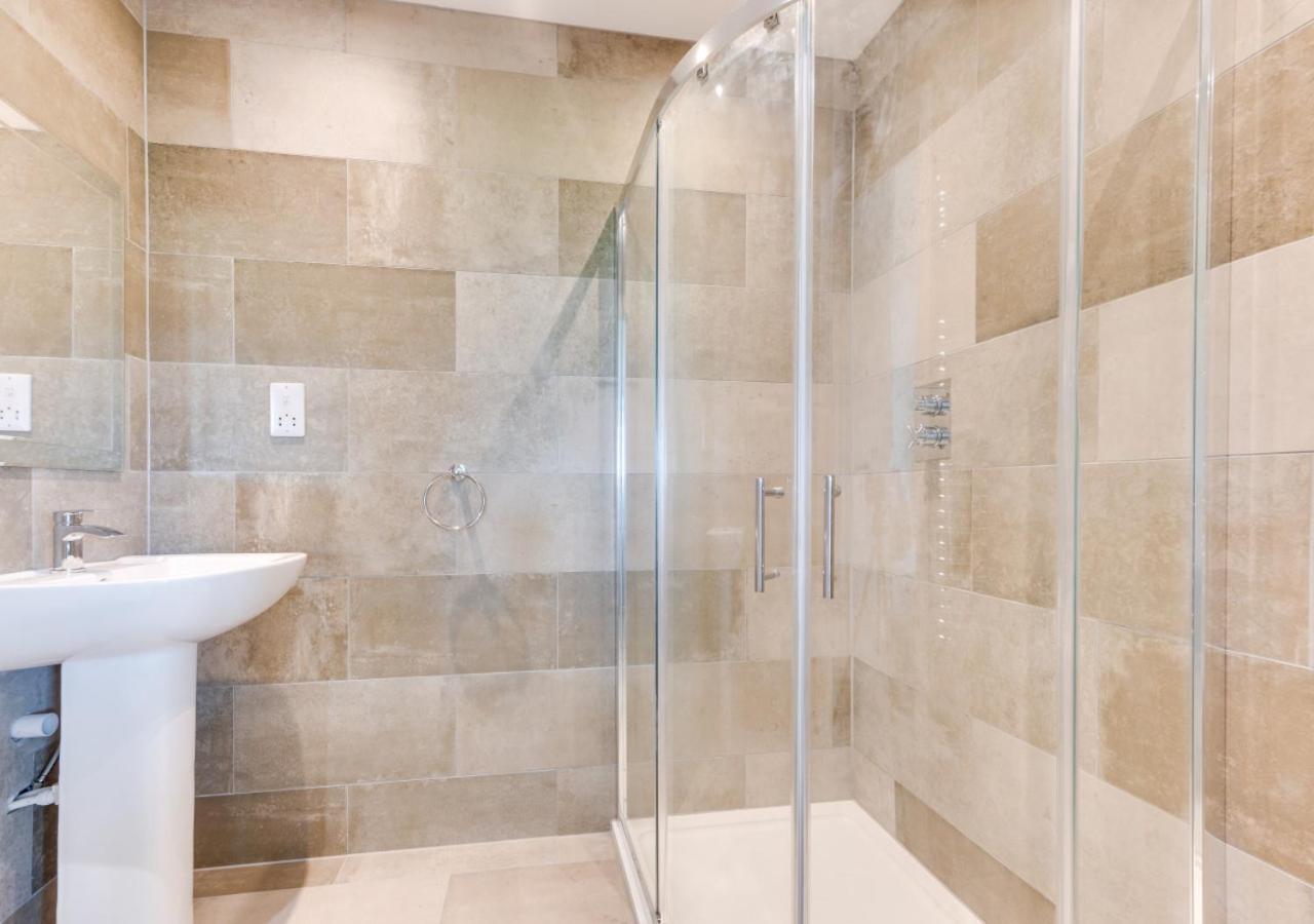 5 Bed in Briston oc-2304