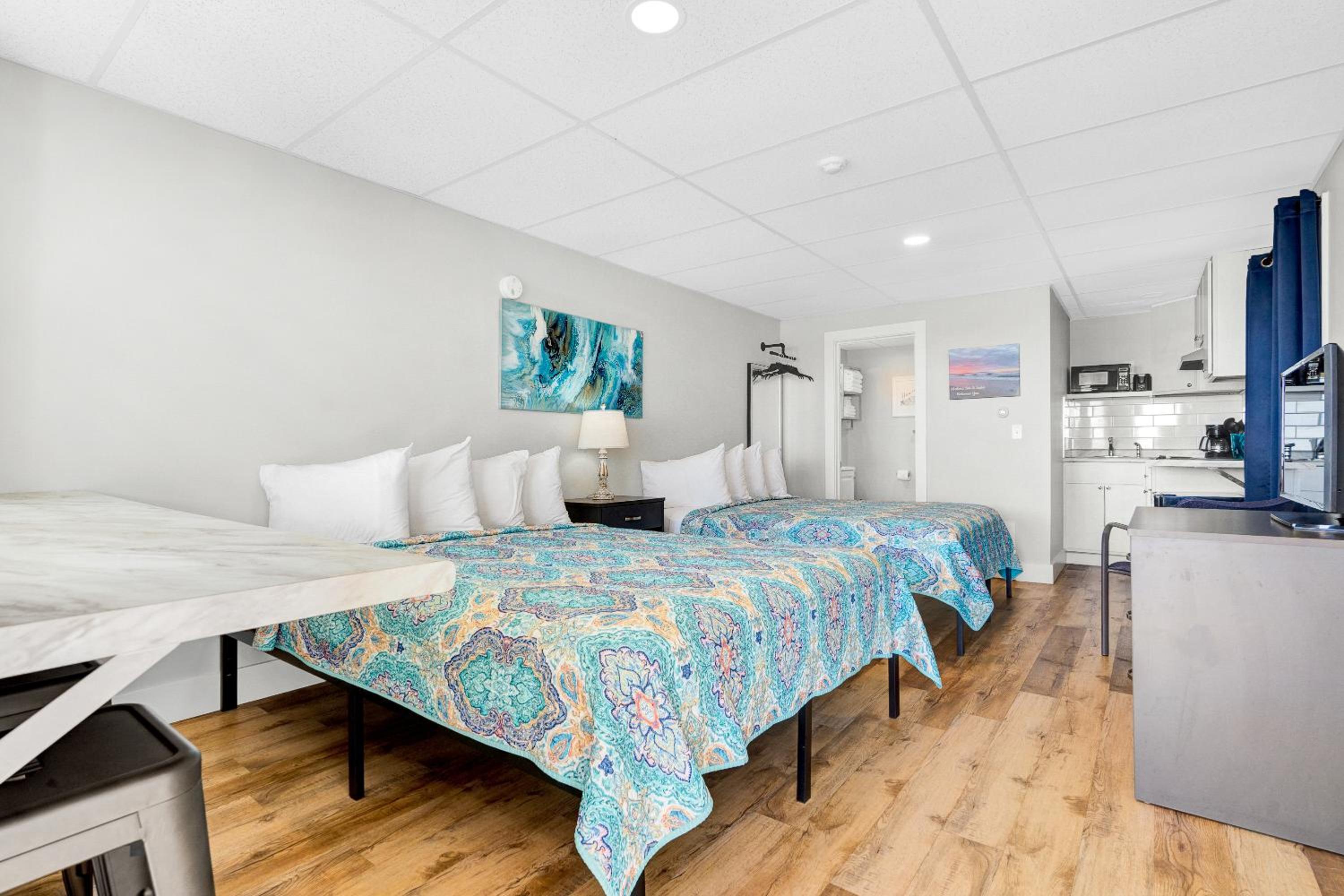 Abellona Inn & Suites