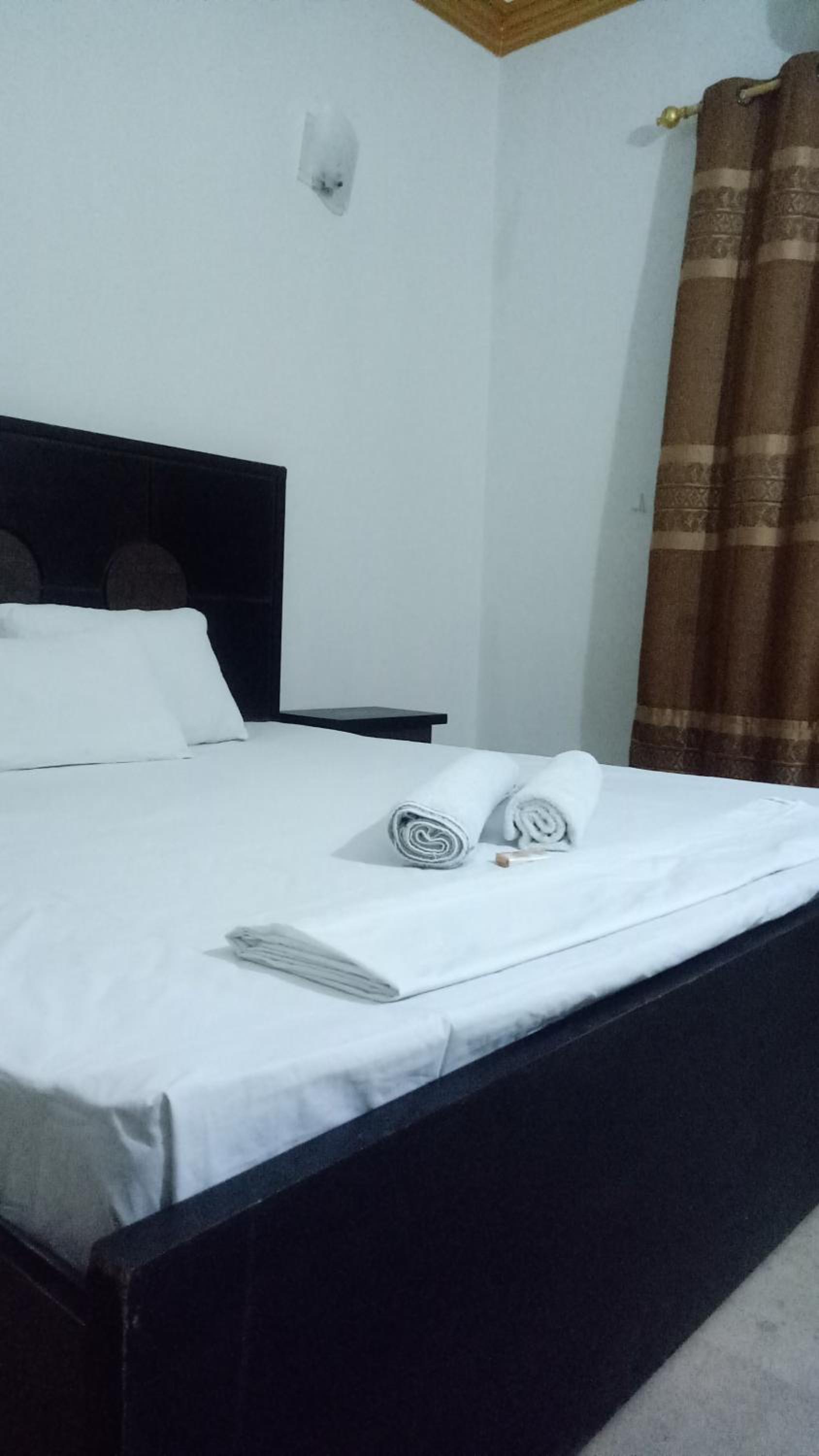 Foto 36 de 44 de Hotel Crown Plaza, Near Karachi Airport, Darul sehat Hospital, Dow, Agha khan and Liaqat Hospital