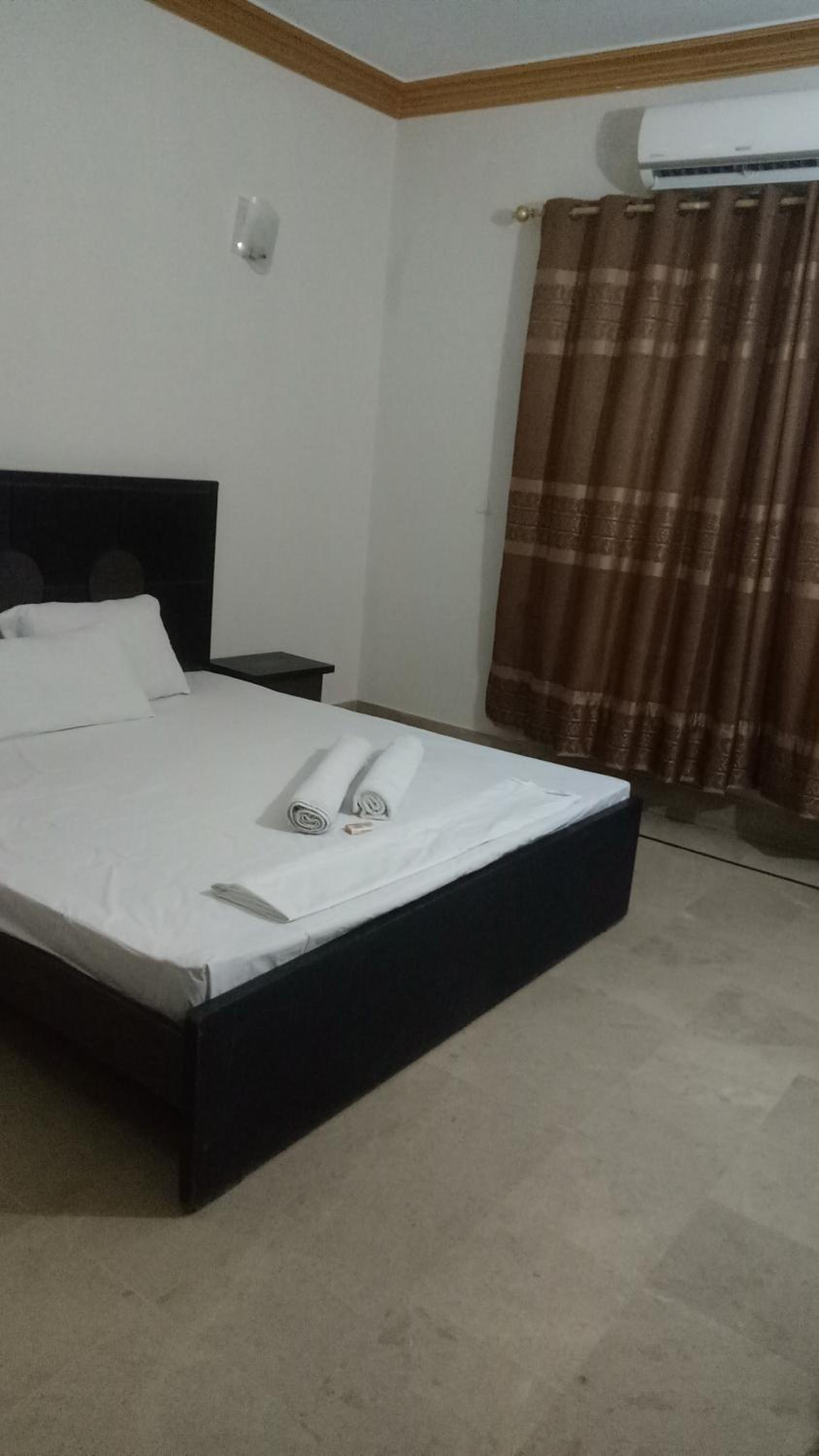 Foto 18 de 44 de Hotel Crown Plaza, Near Karachi Airport, Darul sehat Hospital, Dow, Agha khan and Liaqat Hospital