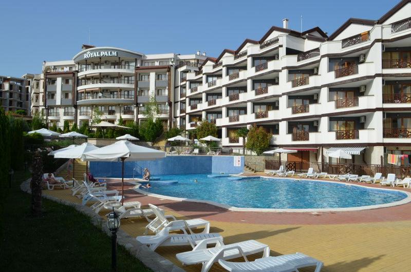 Bratanov Royal Palm Apartments
