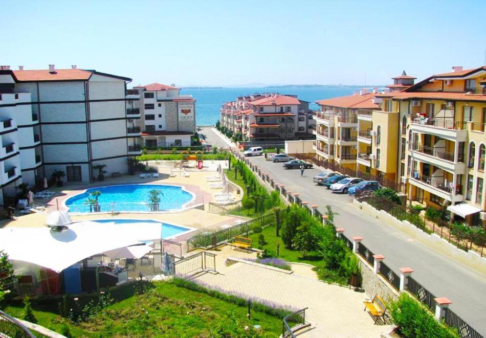 Bratanov Royal Palm Apartments