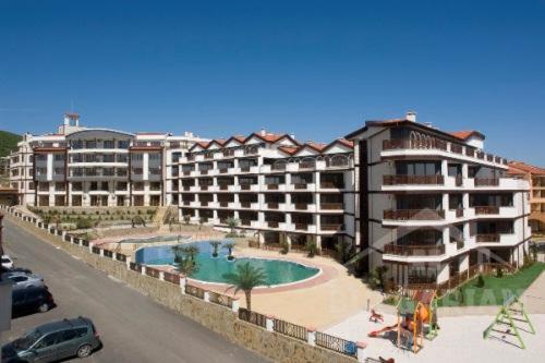Bratanov Royal Palm Apartments