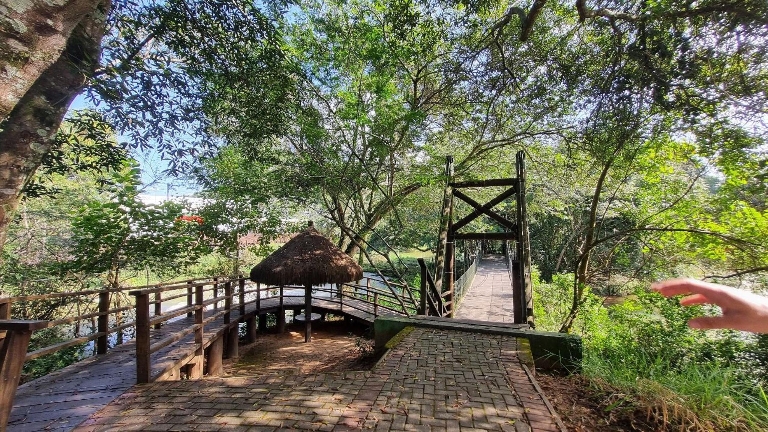 Farm estate for 21 with pool and football field in Guararema