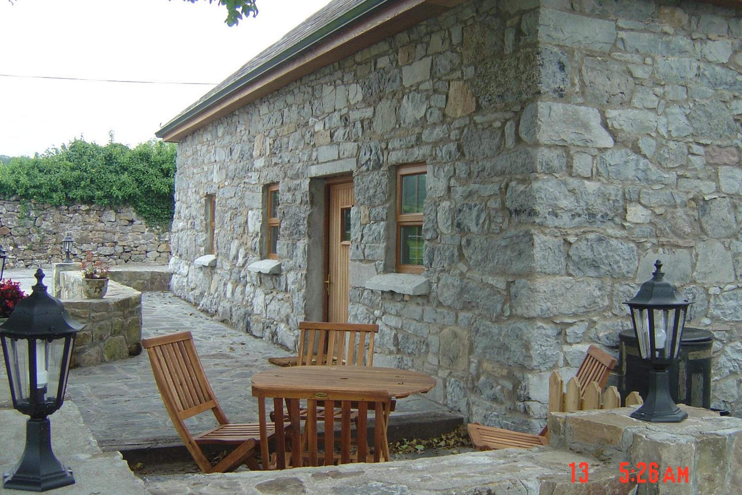 Traditional Stone Cottage 300 years+ view 4