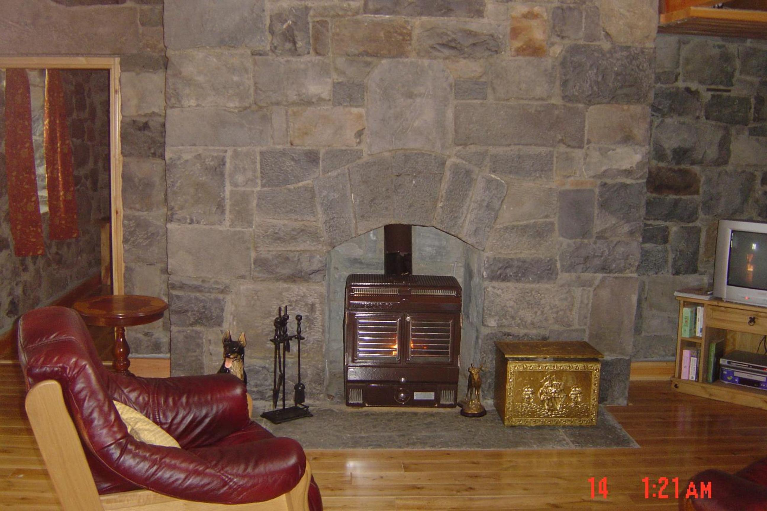 Traditional Stone Cottage 300 years+ view 5