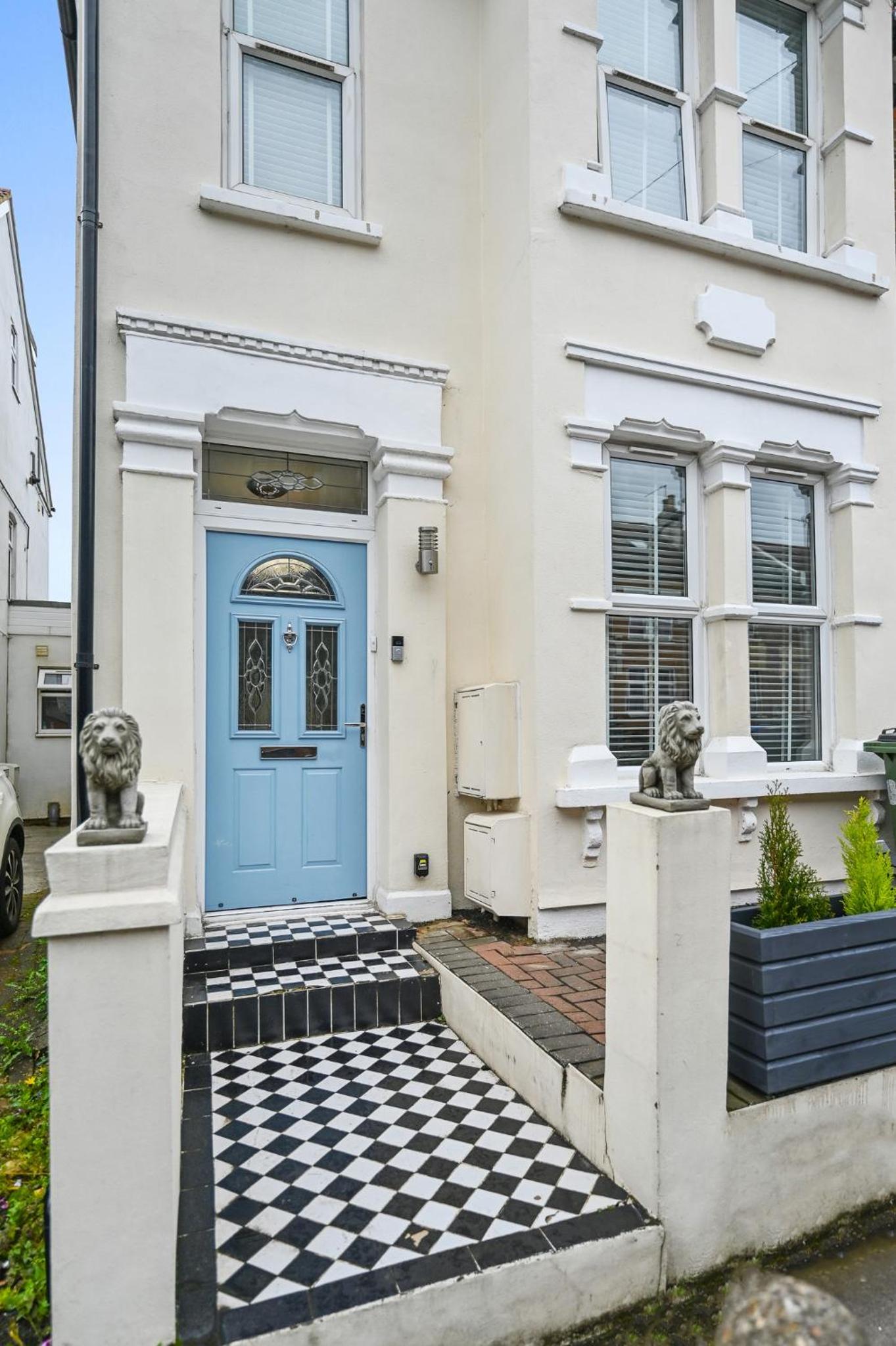 Wembley Luxury Residence- Opulence House