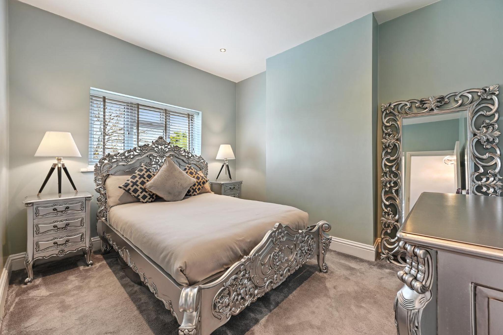 Wembley Luxury Residence- Opulence House