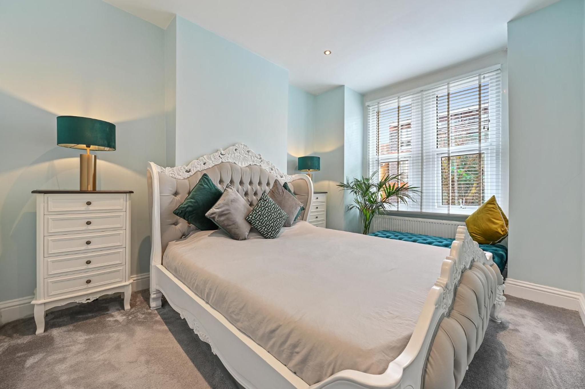Wembley Luxury Residence- Opulence House