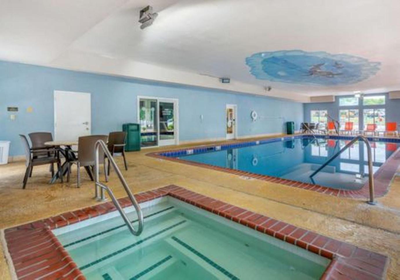 Comfort Suites At Rivergate Mall - Property Image 17