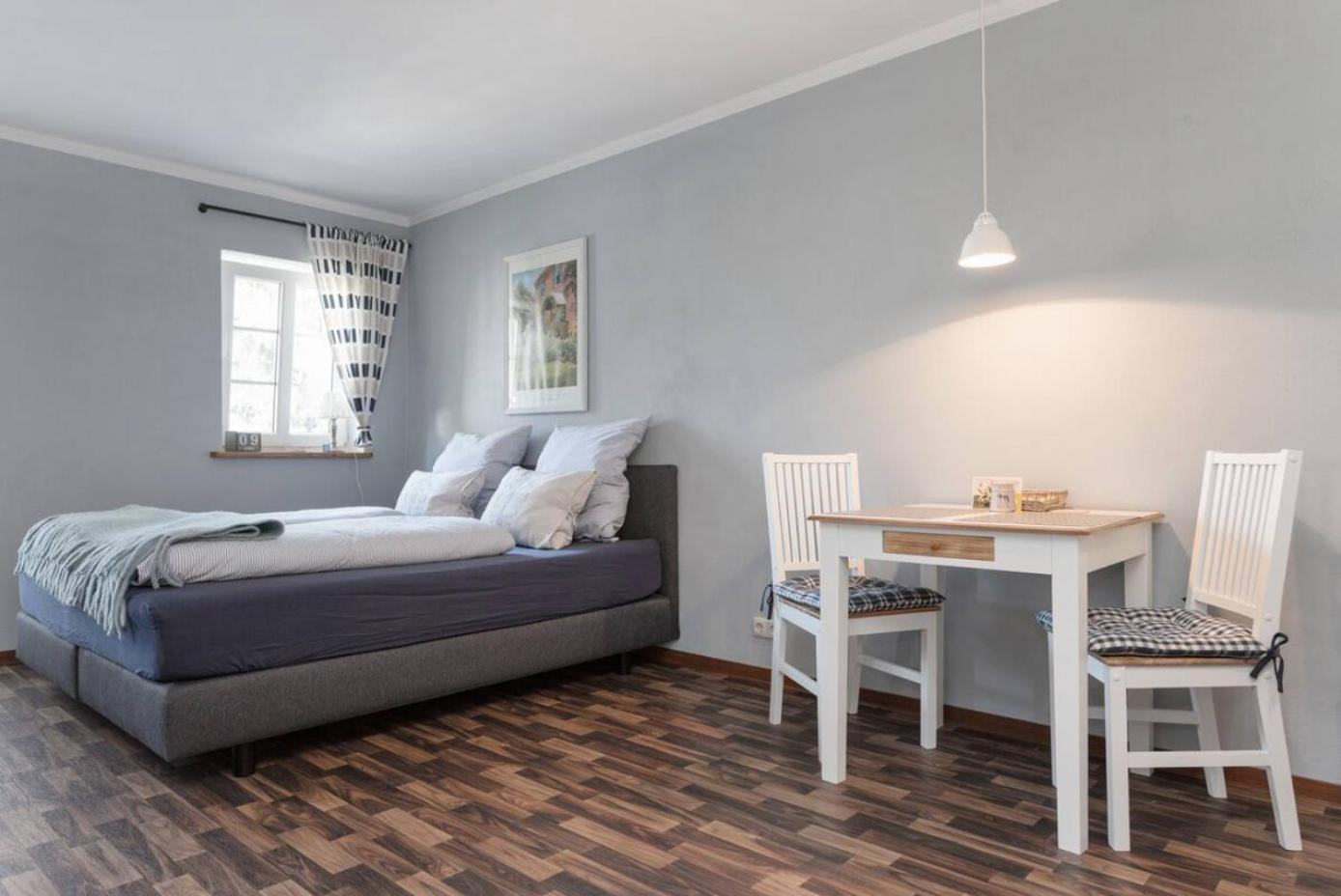 Pension Adele - Ruhig, direkt am Elberadweg & Badesee mit Balkon
