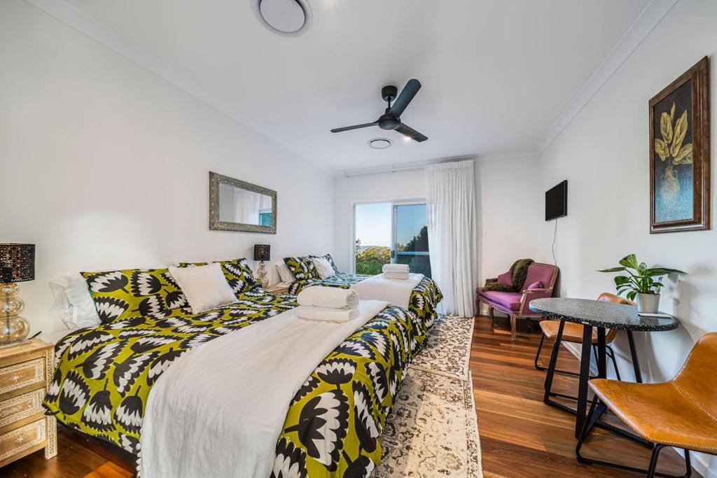 Ninderry Manor-Spectacular Hinterland retreat