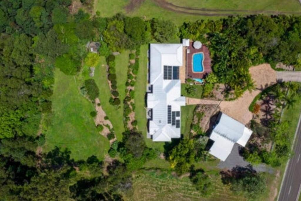 Ninderry Manor-Spectacular Hinterland retreat