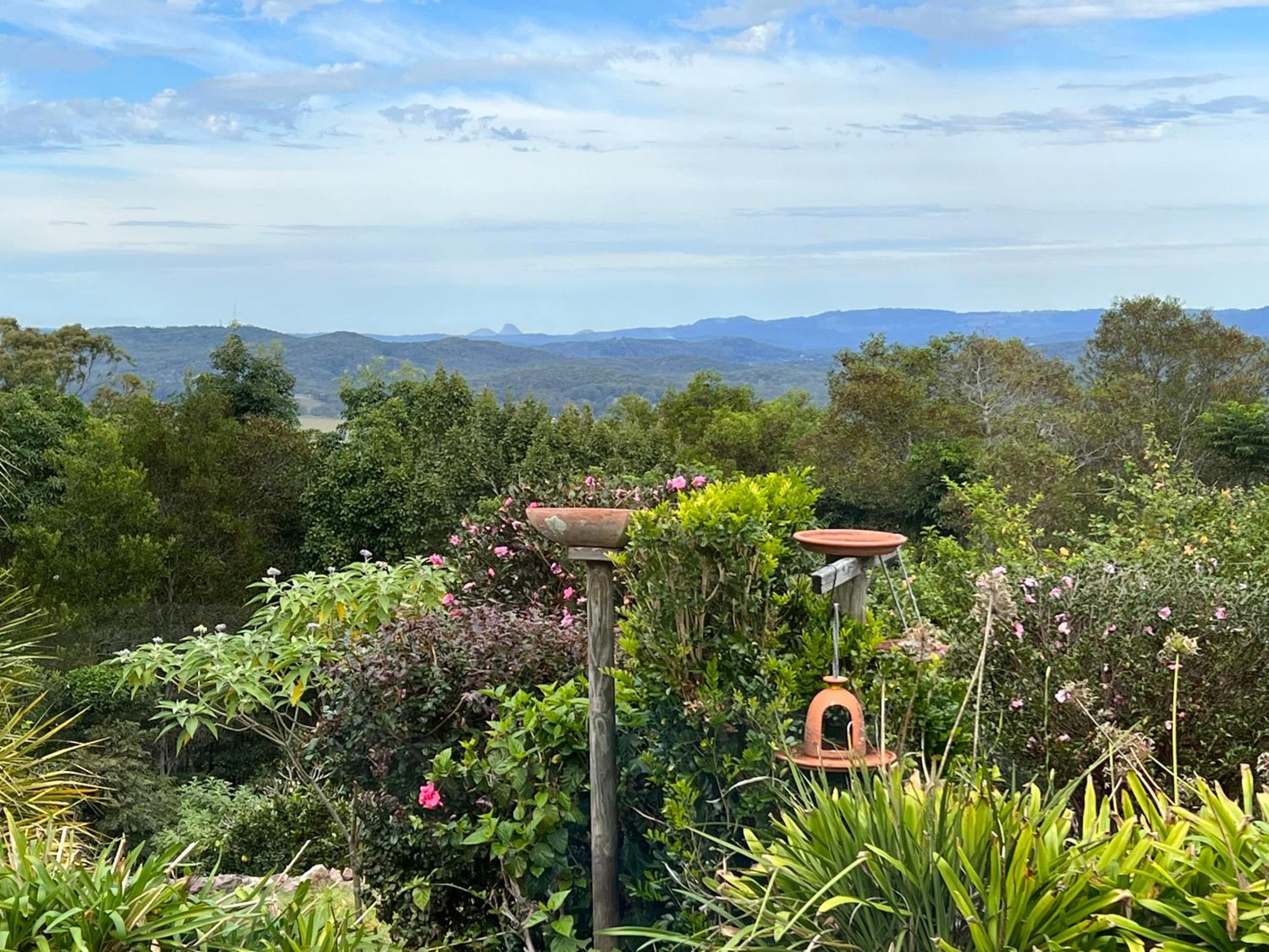 Ninderry Manor-Spectacular Hinterland retreat