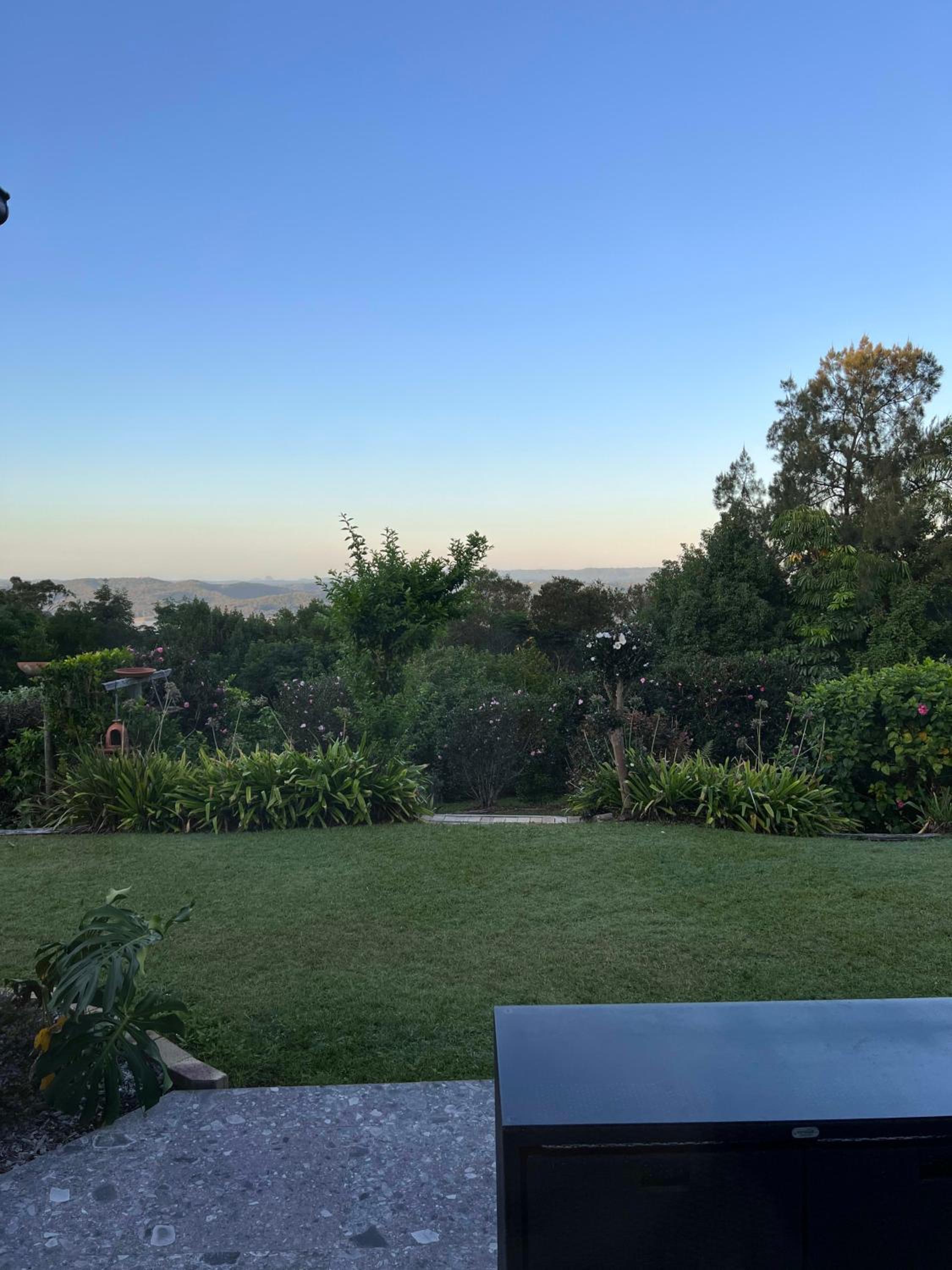 Ninderry Manor-Spectacular Hinterland retreat