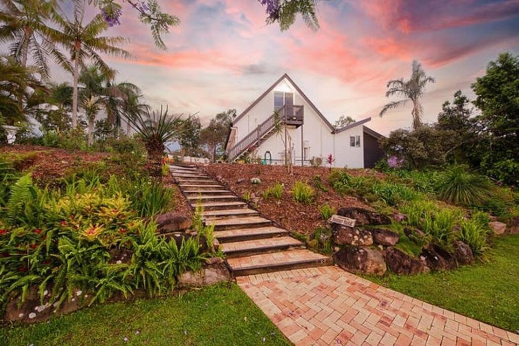 Ninderry Manor-Spectacular Hinterland retreat