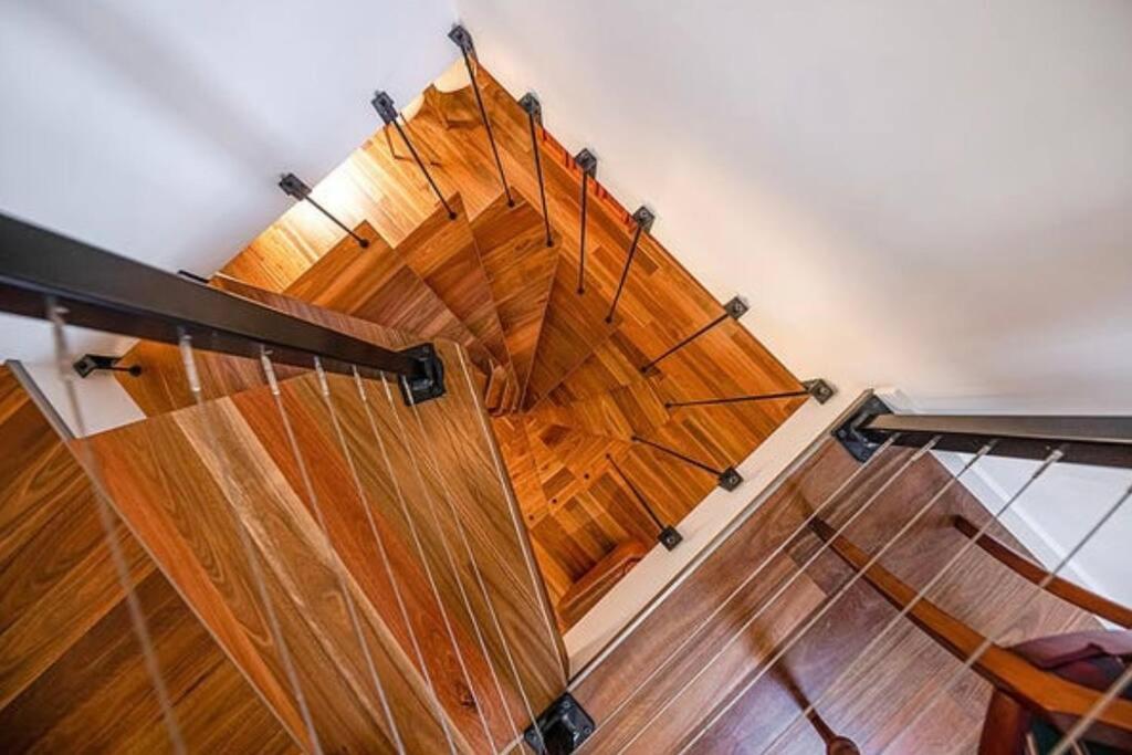 Ninderry Manor-Spectacular Hinterland retreat