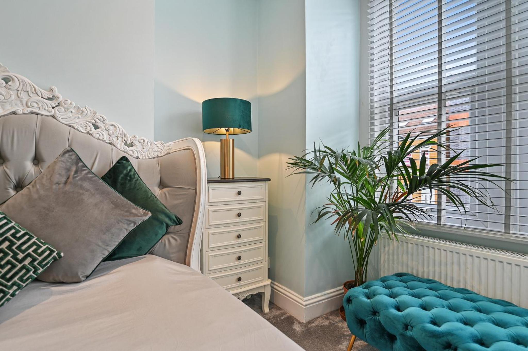 Wembley Luxury Residence- Opulence House