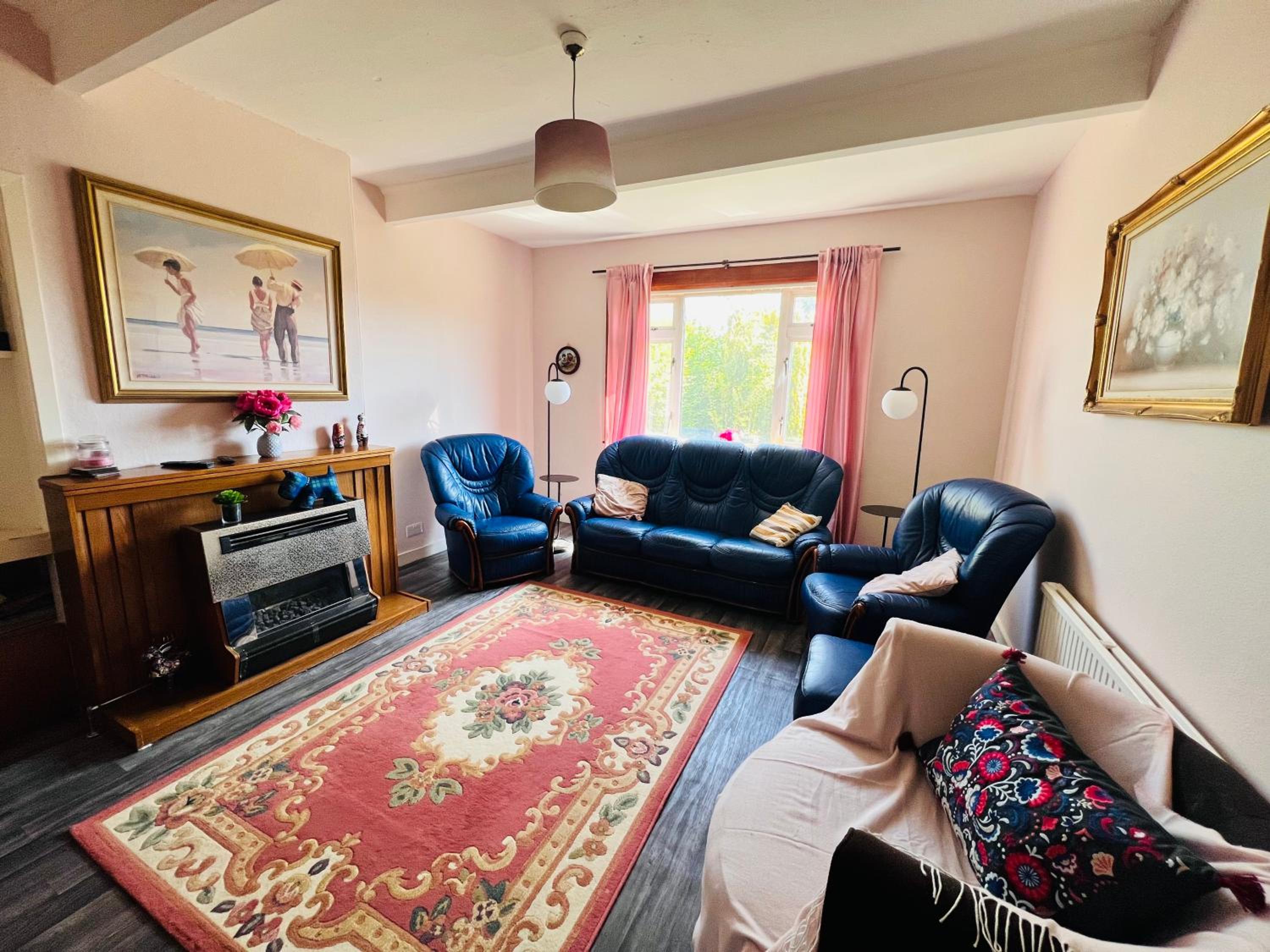 Park Road Holiday Home - Spacious 3 bedroom house with garden near Edinburgh view 5
