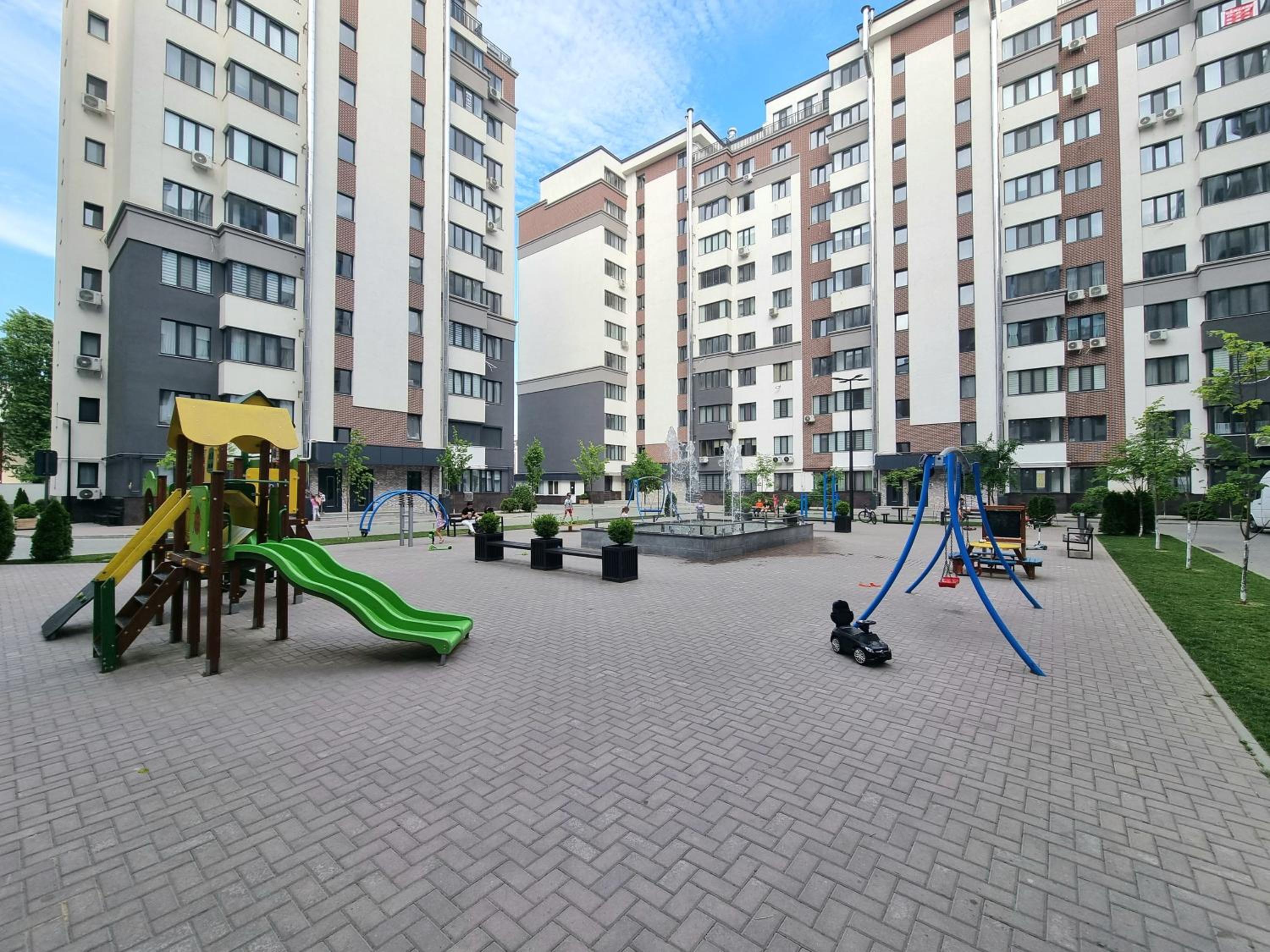 Modern Apartment 50 m - Terrace & Balcony - Fast WiFi - Self Check-in view 5