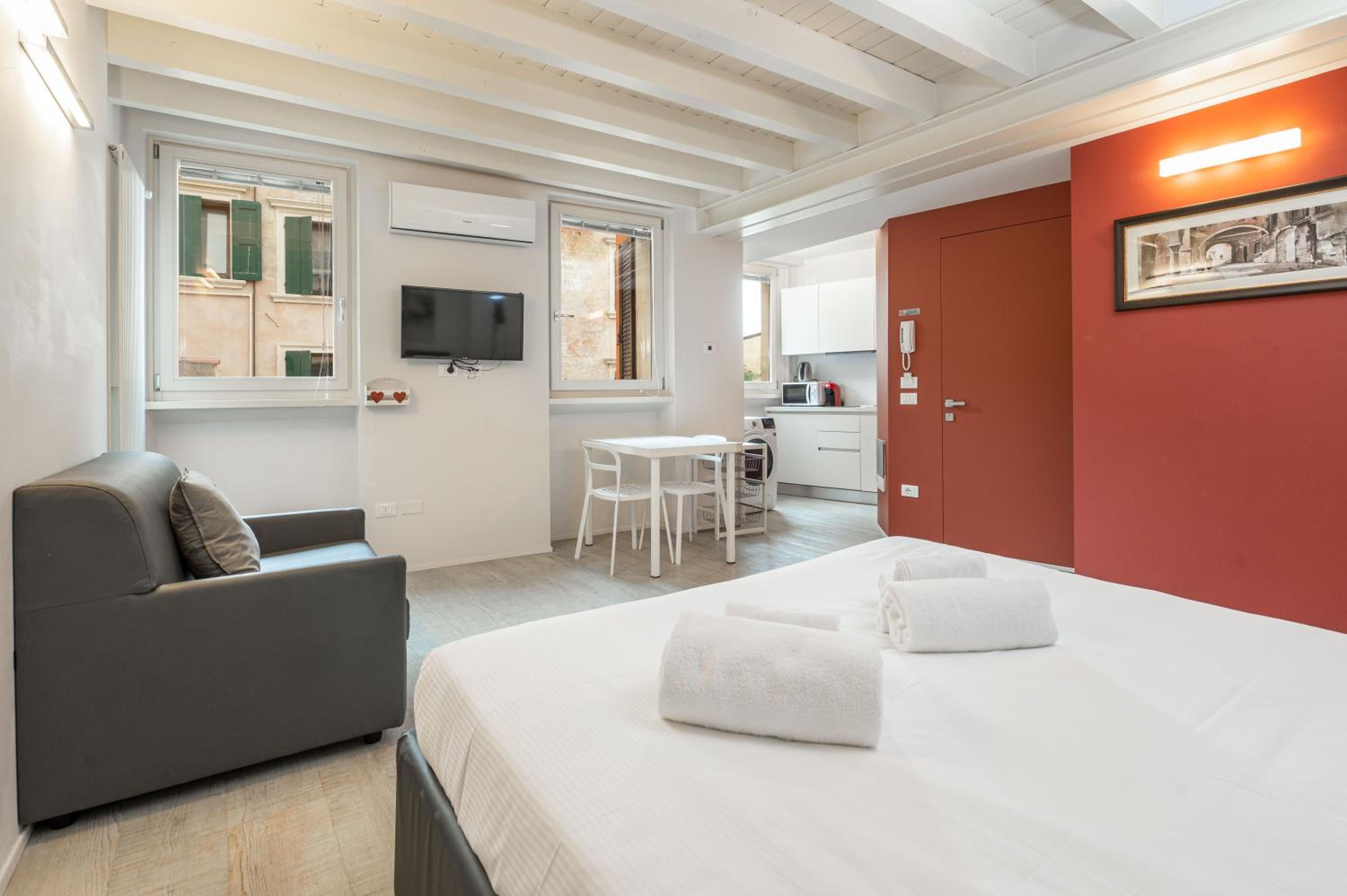 Vicolo Zini Apartments