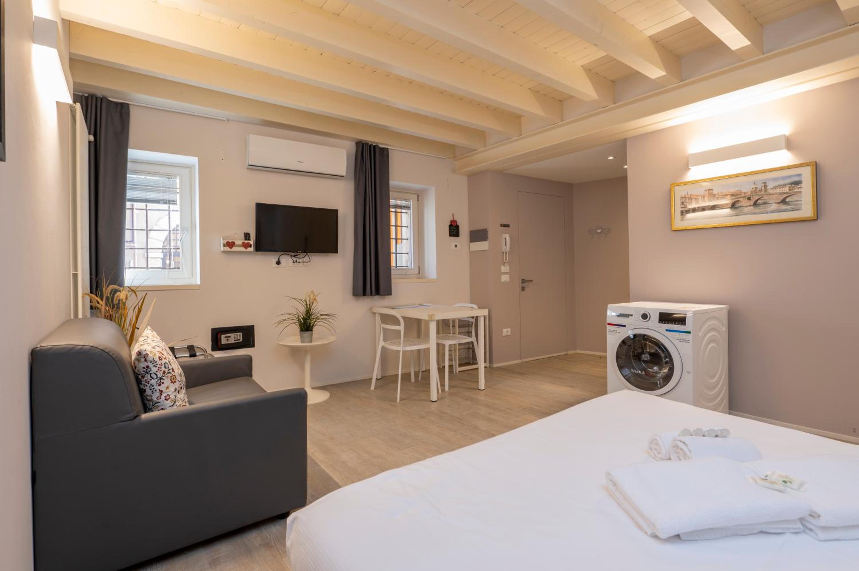 Vicolo Zini Apartments