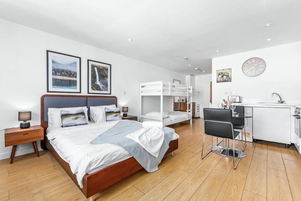 Piccadilly Haven, Flat in London VR12