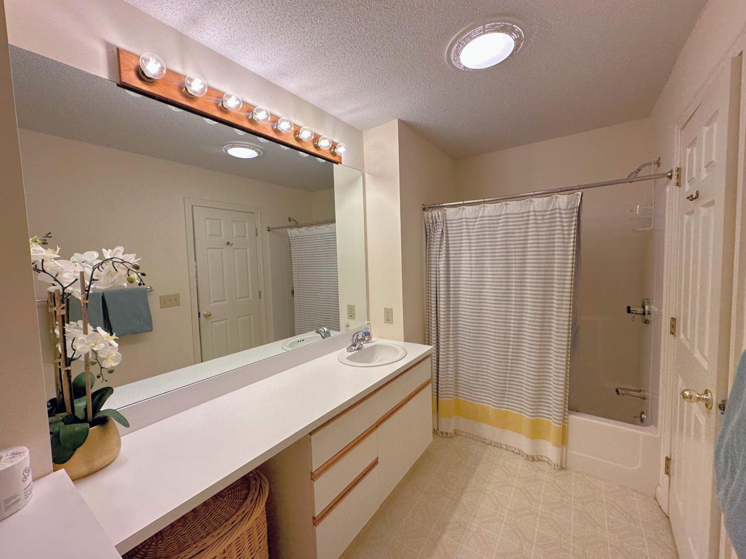 F22 Great location close to Bretton Woods Ski Area, Ice Castles, Mt Washington Hotel view 3
