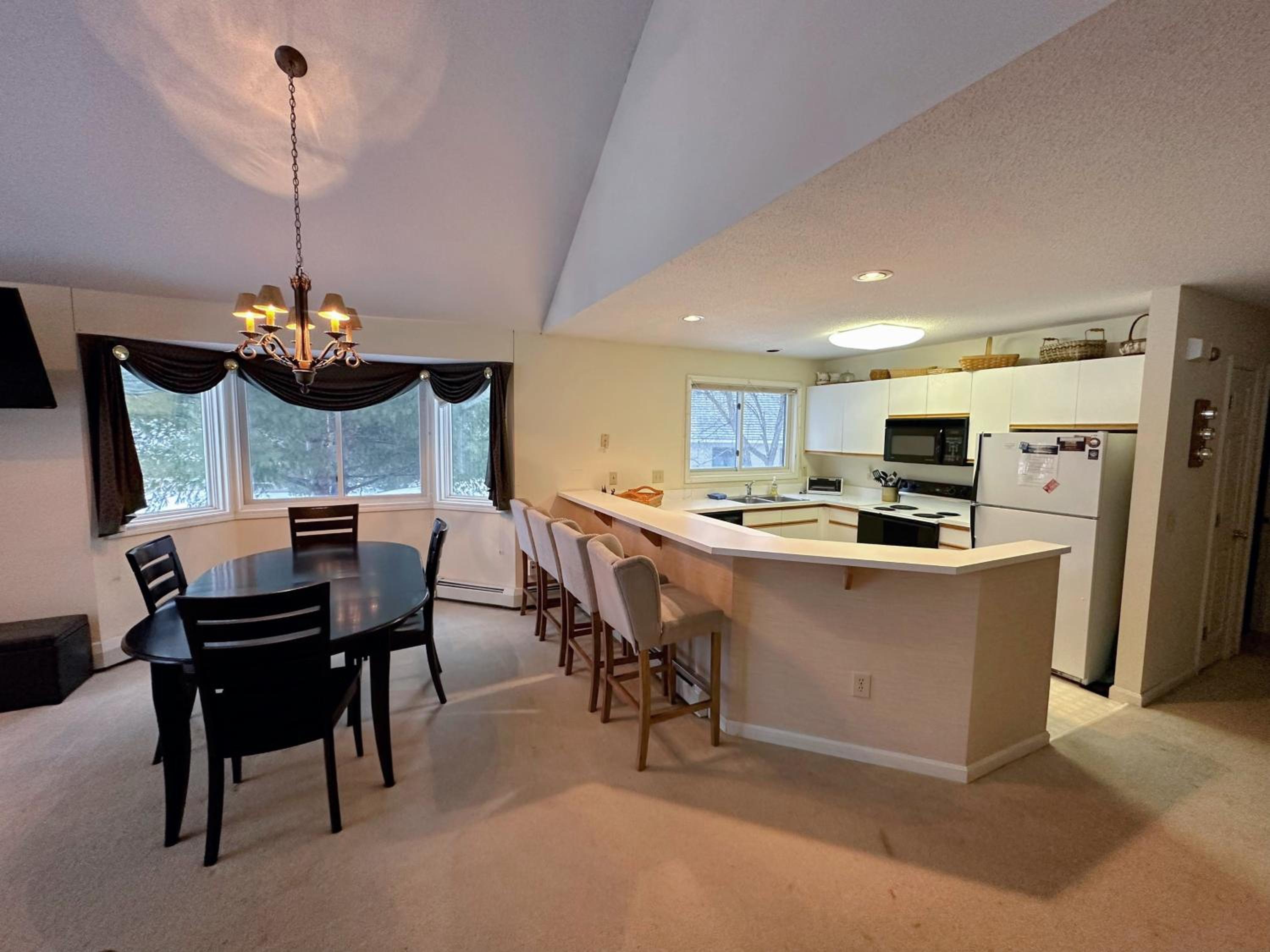 F22 Great location close to Bretton Woods Ski Area, Ice Castles, Mt Washington Hotel view 4