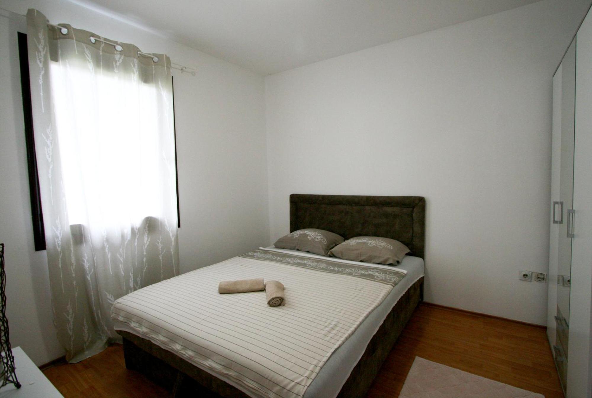 Apartment Ema Ledine view 3