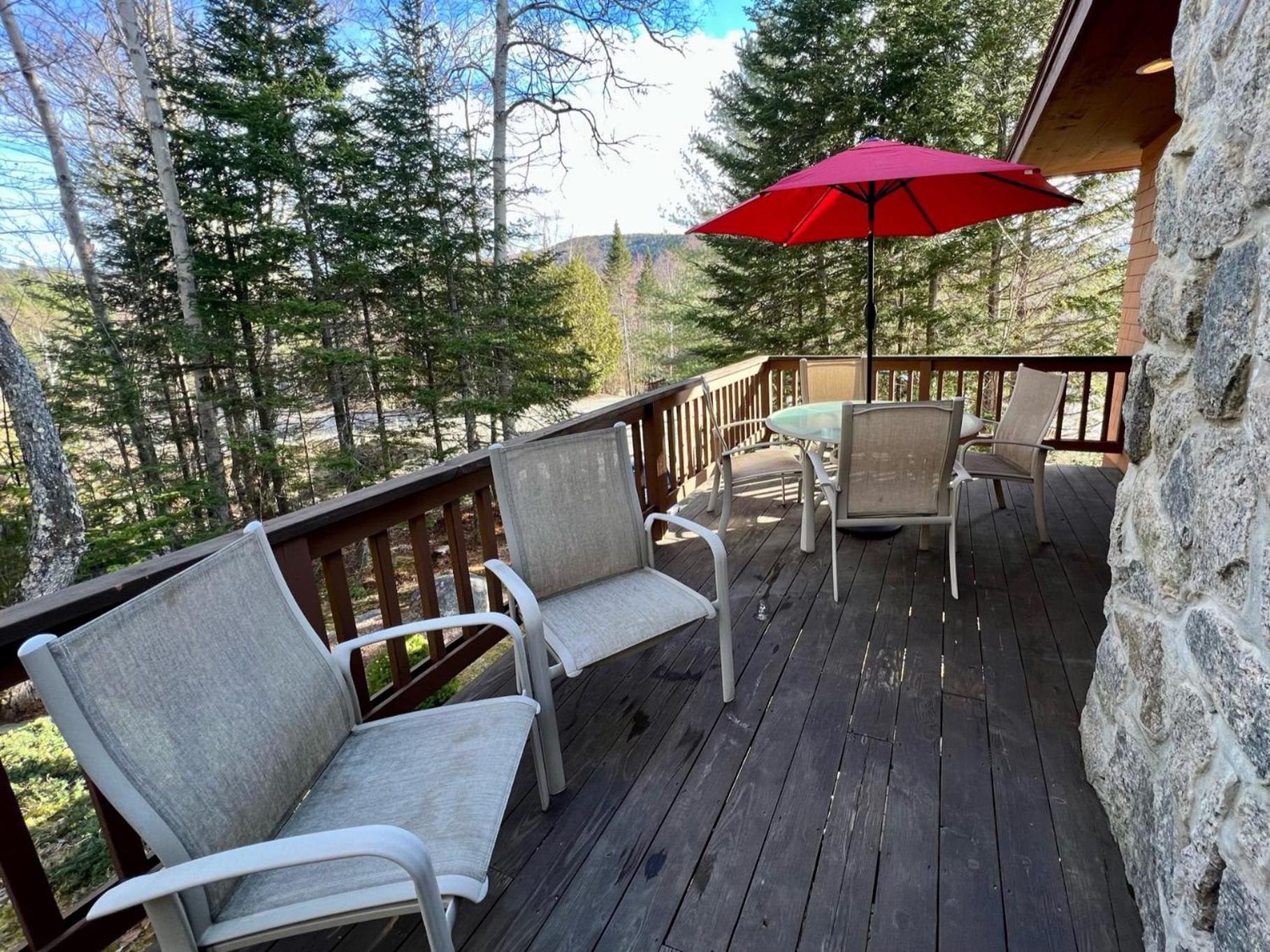 FC43 Renovated cozy spacious cottage with AC, air hockey, wifi close to ski trails! view 2